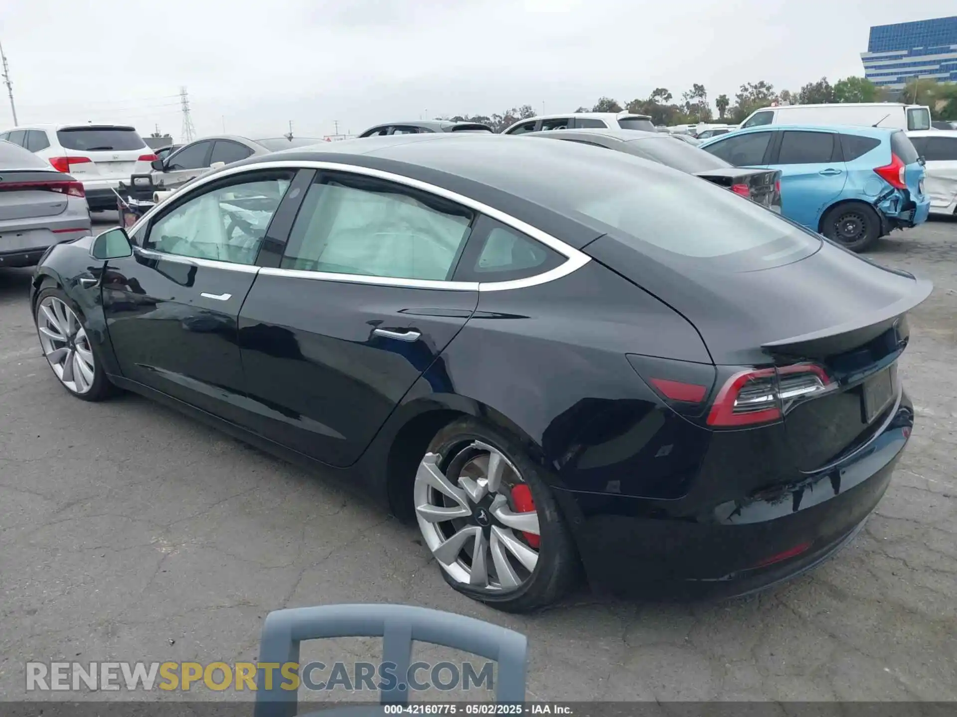 3 fotografías del automóvil dañado 5YJ3E1EB5KF434613 TESLA MODEL 3 2019