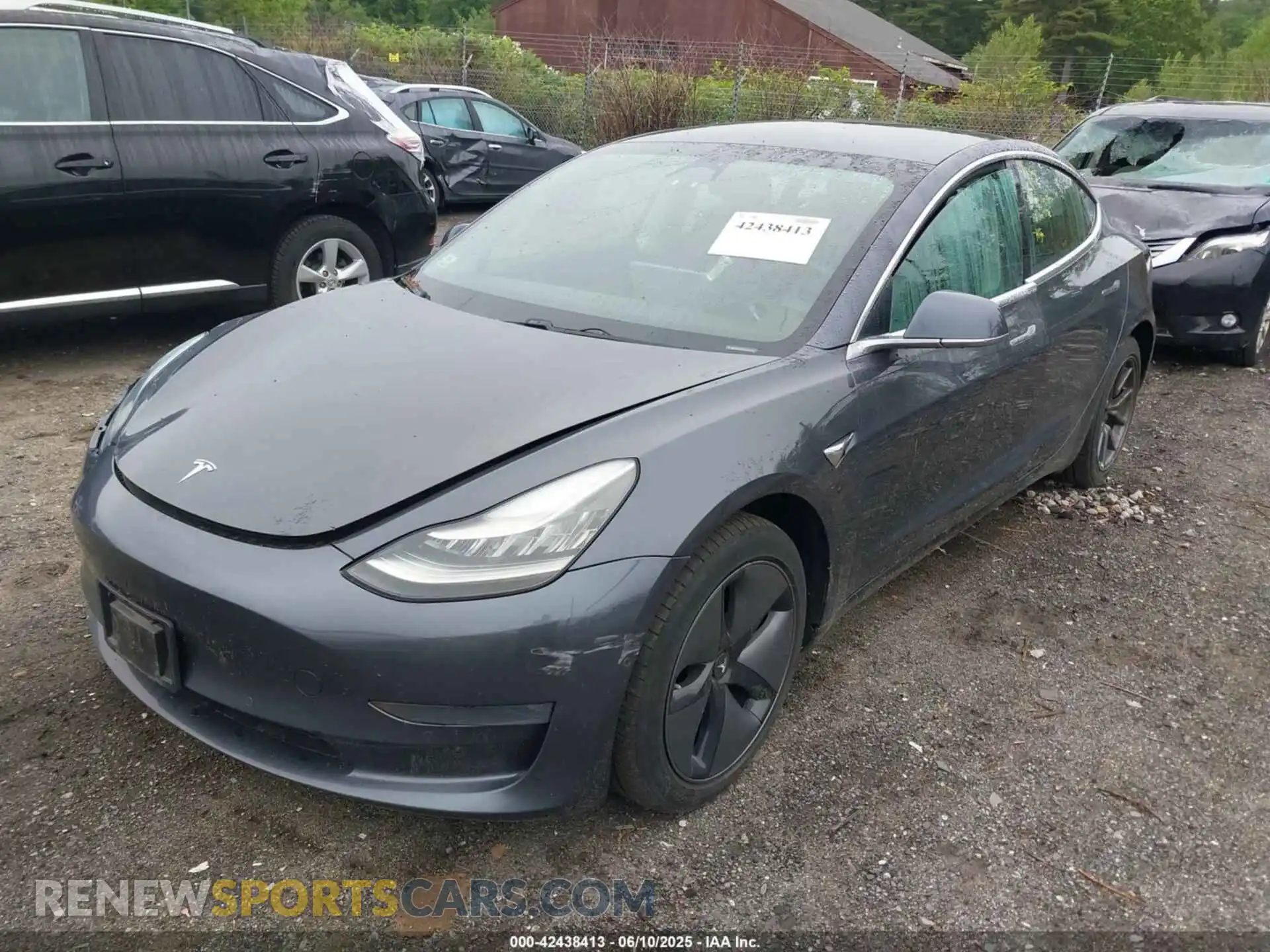 2 Photograph of a damaged car 5YJ3E1EB7KF413312 TESLA MODEL 3 2019