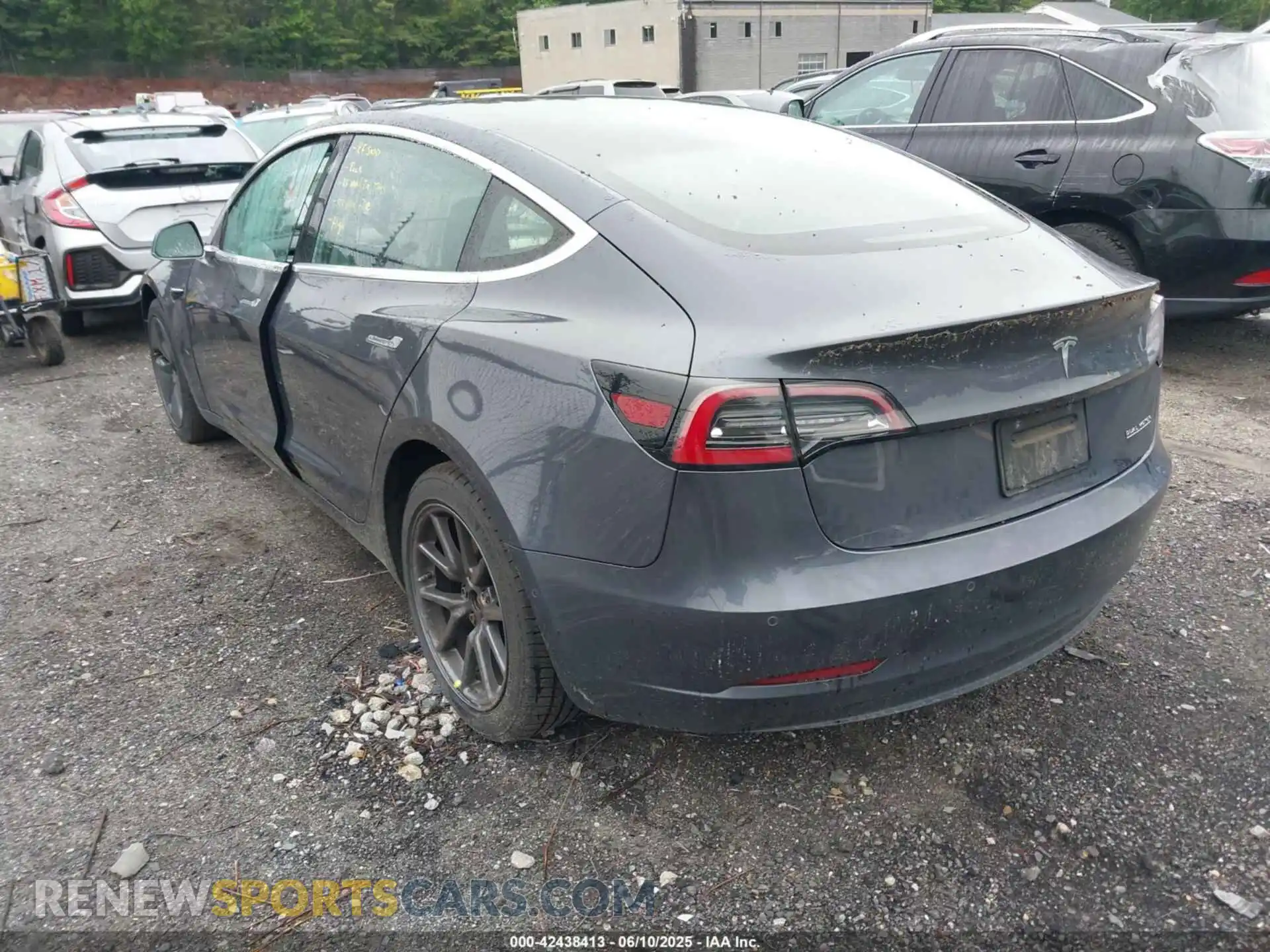 3 Photograph of a damaged car 5YJ3E1EB7KF413312 TESLA MODEL 3 2019