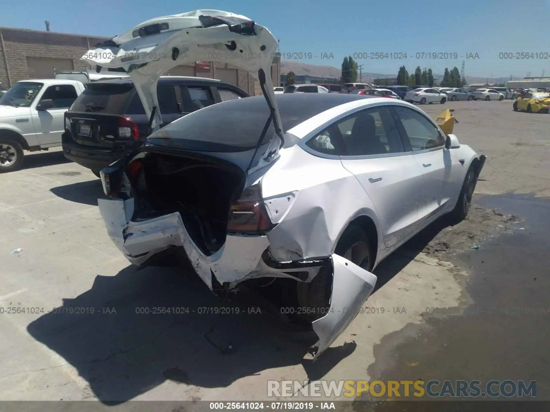 4 Photograph of a damaged car 5YJ3E1EB7KF433527 TESLA MODEL 3 2019