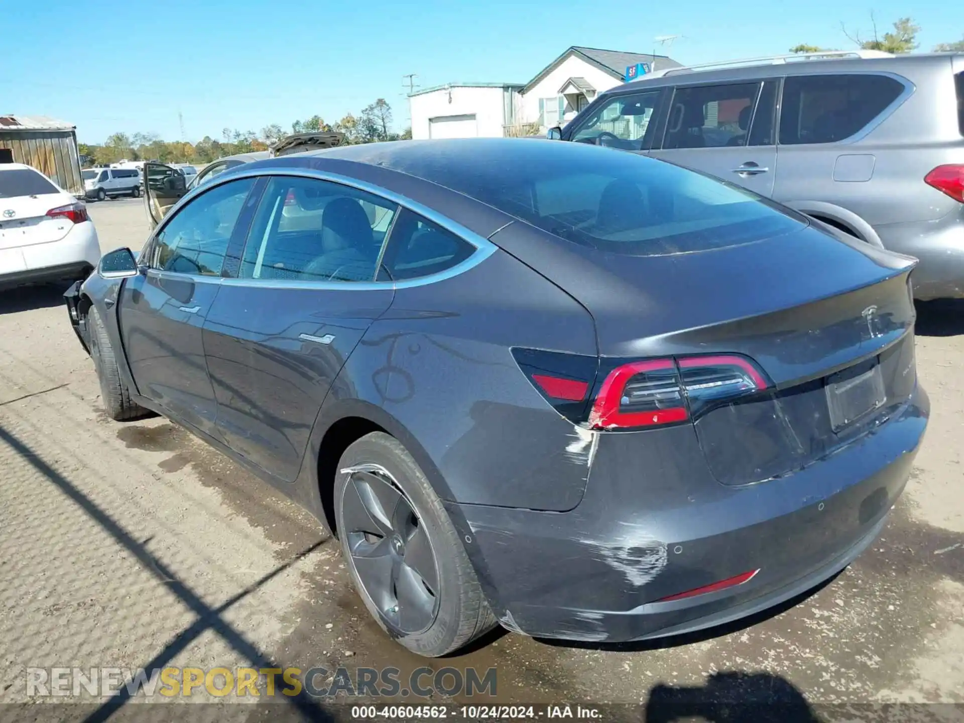 3 Photograph of a damaged car 5YJ3E1EB8KF510339 TESLA MODEL 3 2019