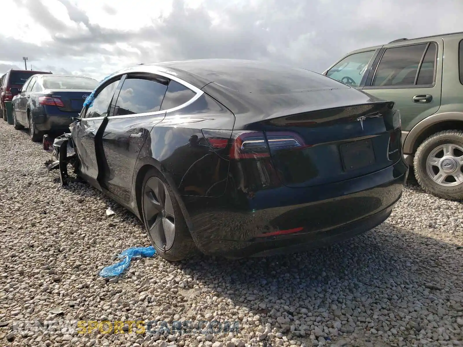 3 Photograph of a damaged car 5YJ3E1EB9KF390700 TESLA MODEL 3 2019