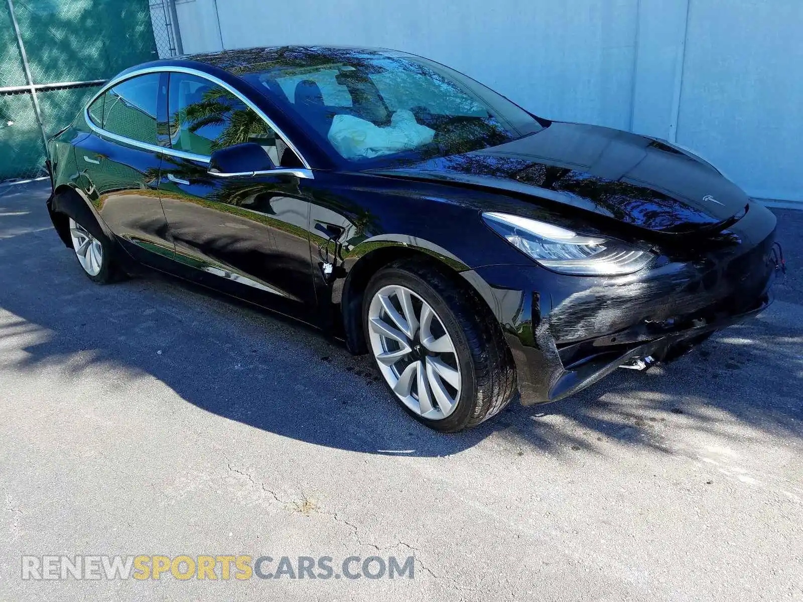 1 Photograph of a damaged car 5YJ3E1EBXKF194085 TESLA MODEL 3 2019
