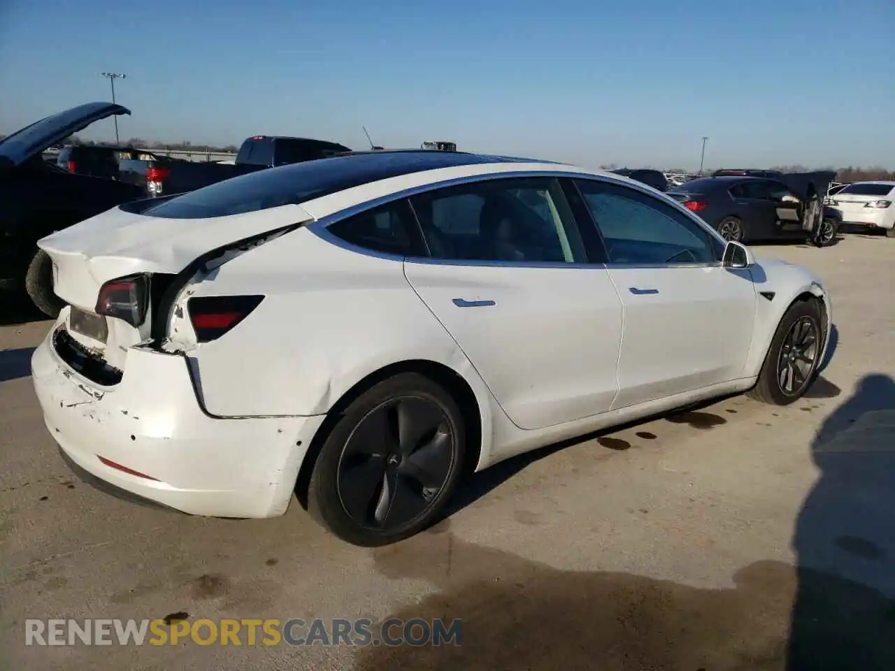 3 Photograph of a damaged car 5YJ3E1EBXKF493995 TESLA MODEL 3 2019