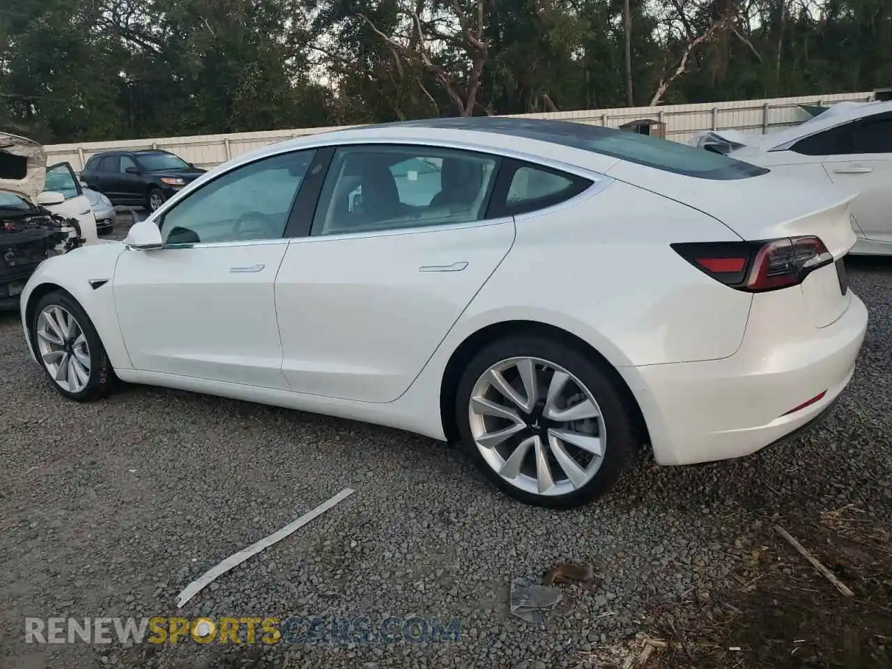 2 Photograph of a damaged car 5YJ3E1EA0LF476714 TESLA MODEL 3 2020