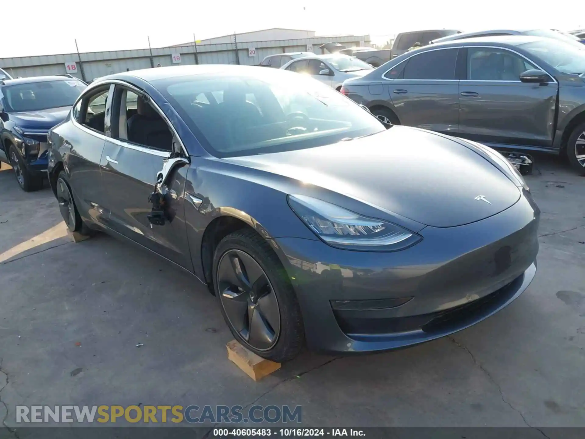 1 Photograph of a damaged car 5YJ3E1EA0LF643928 TESLA MODEL 3 2020