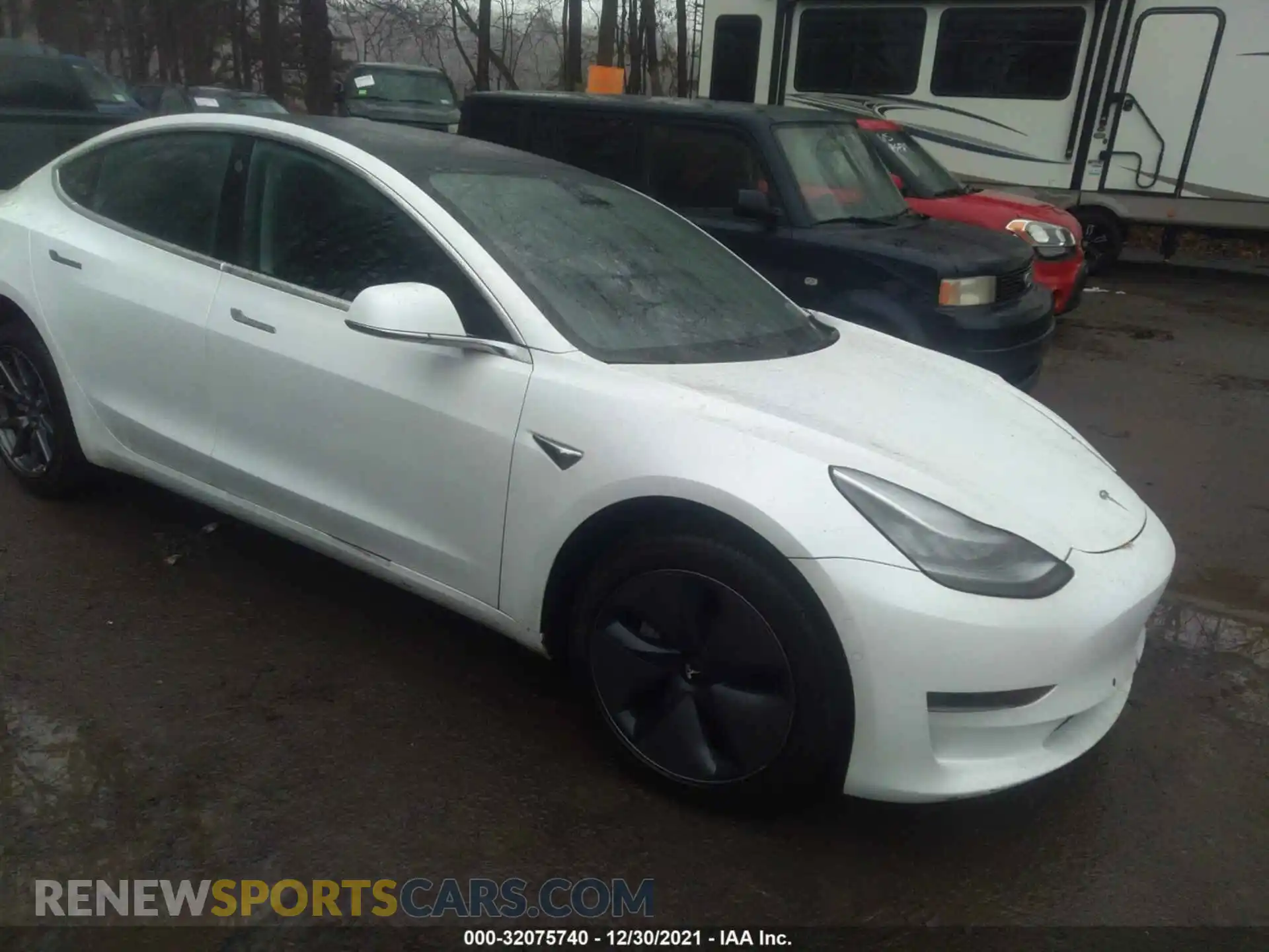 1 Photograph of a damaged car 5YJ3E1EA0LF658767 TESLA MODEL 3 2020