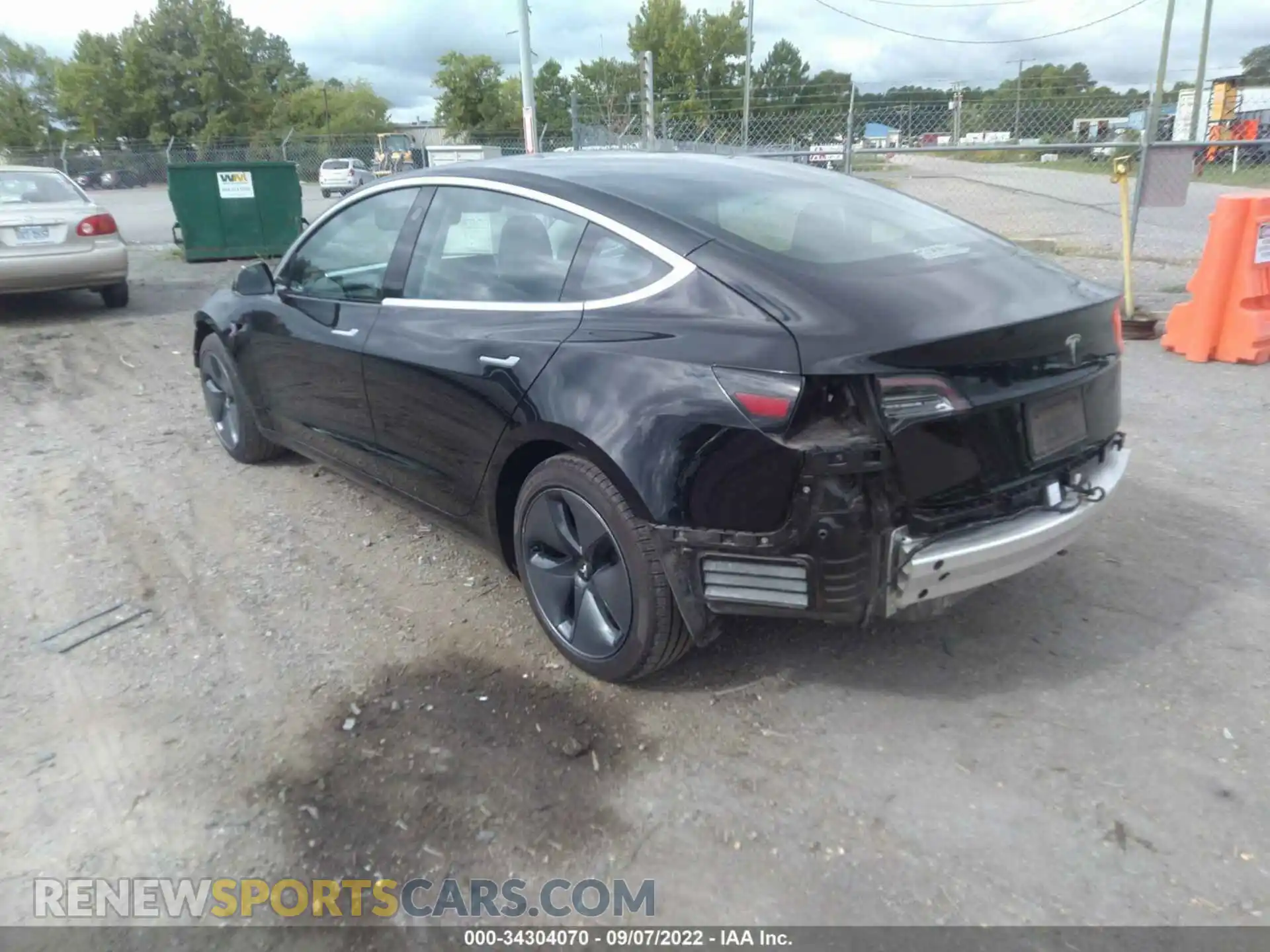 3 Photograph of a damaged car 5YJ3E1EA1LF657613 TESLA MODEL 3 2020