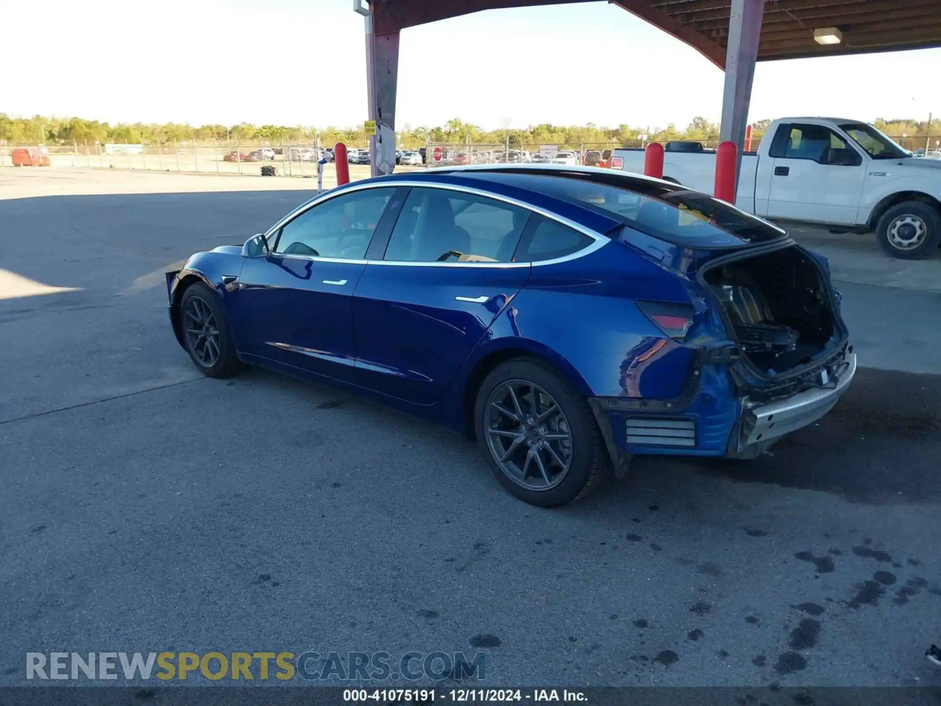 3 Photograph of a damaged car 5YJ3E1EA1LF736893 TESLA MODEL 3 2020
