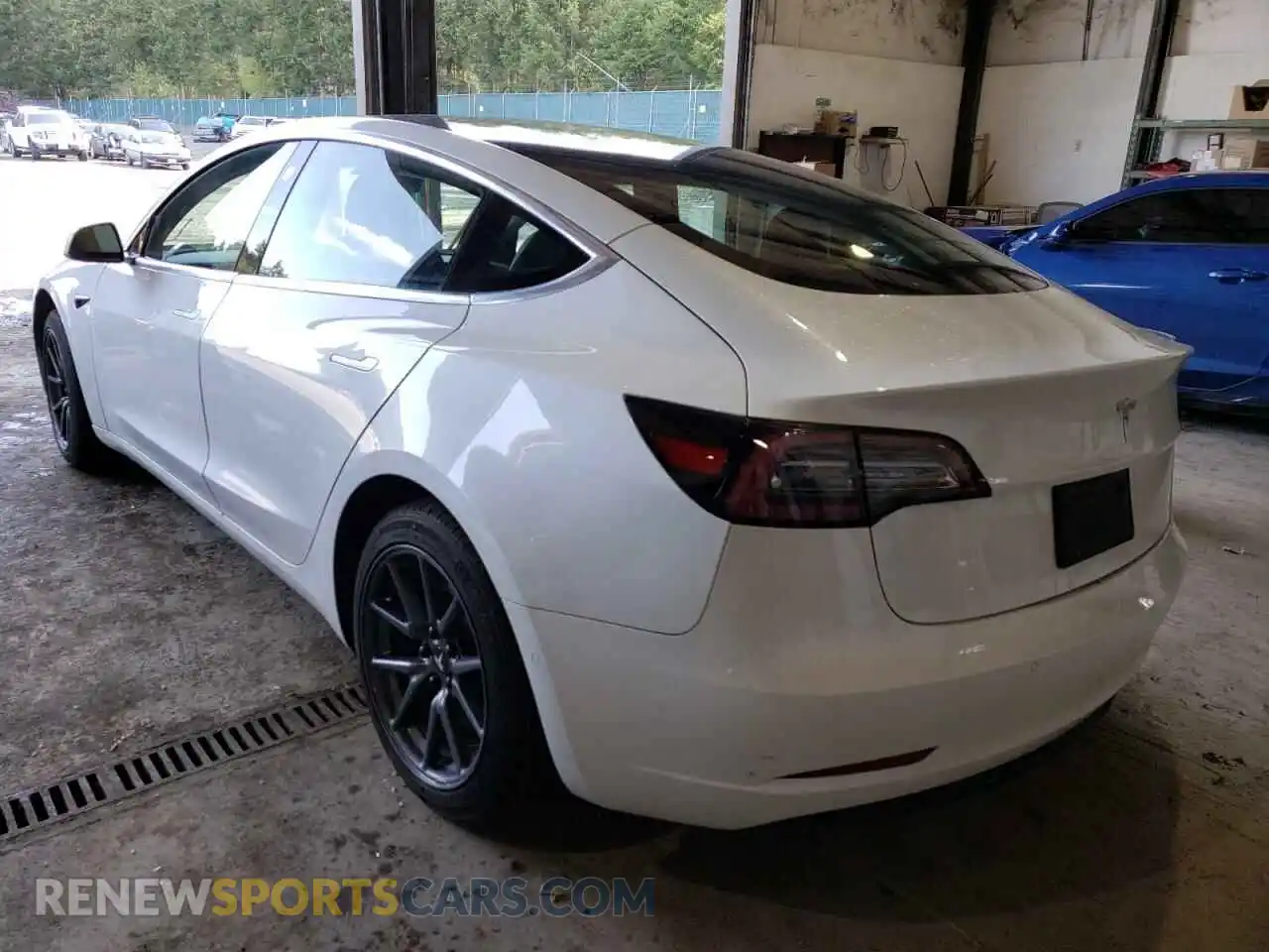 3 Photograph of a damaged car 5YJ3E1EA1LF740118 TESLA MODEL 3 2020