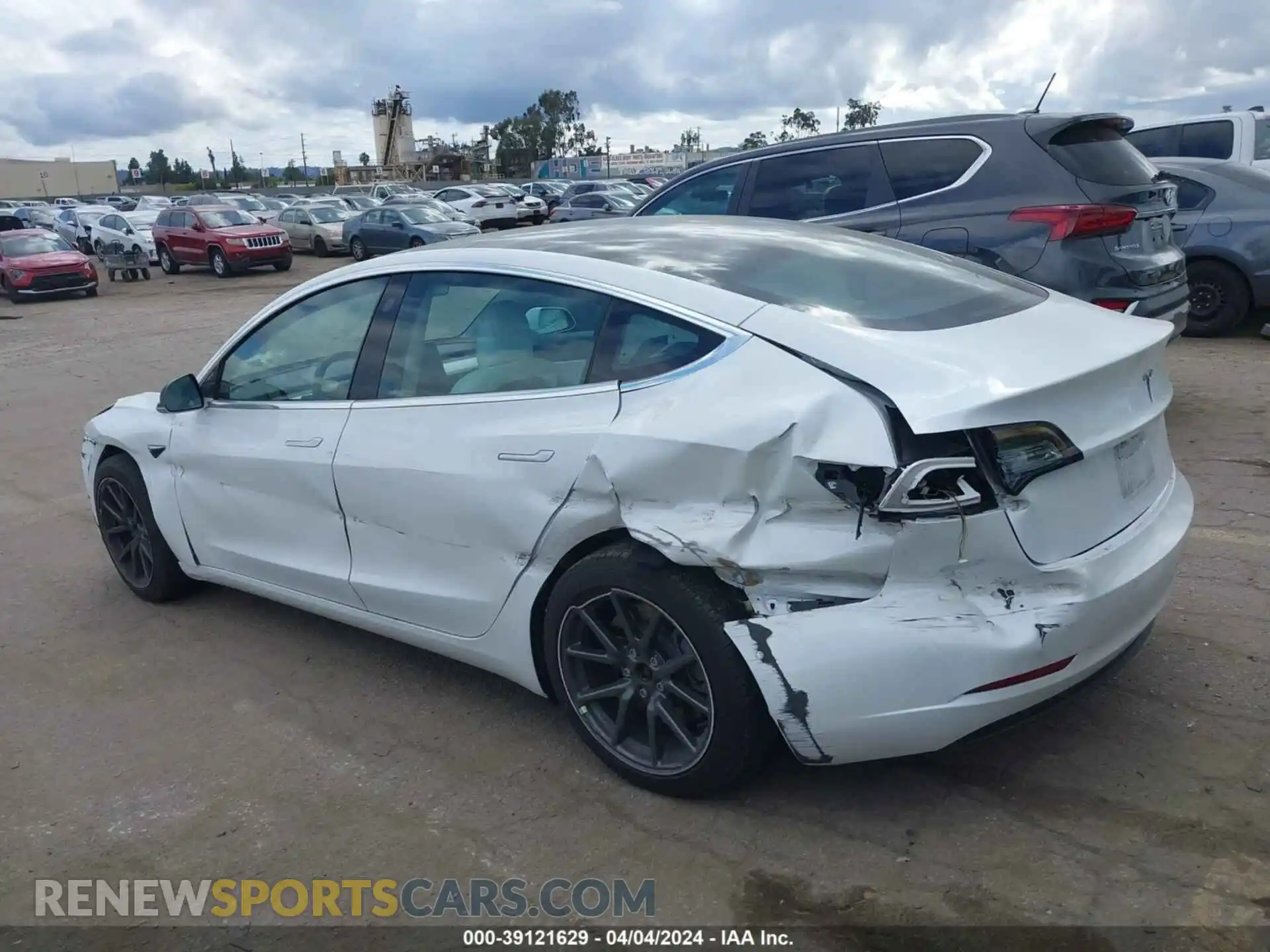 3 fotografías del automóvil dañado 5YJ3E1EA2LF615676 TESLA MODEL 3 2020
