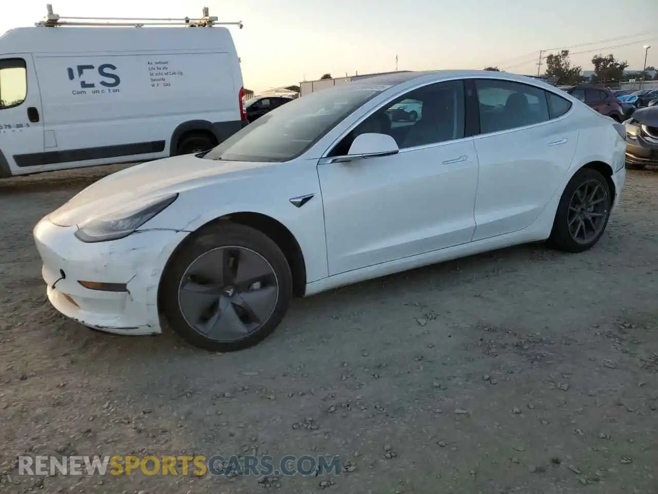 1 Photograph of a damaged car 5YJ3E1EA2LF660634 TESLA MODEL 3 2020