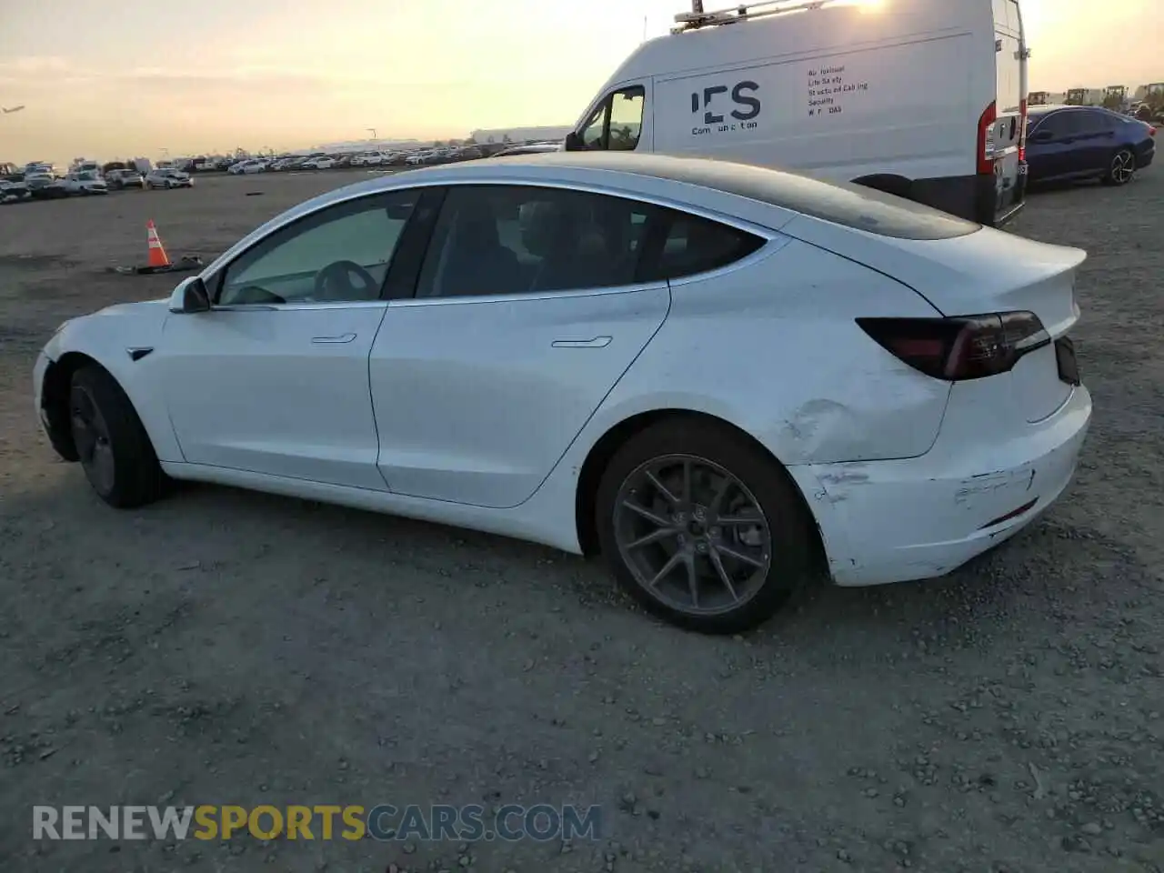 2 Photograph of a damaged car 5YJ3E1EA2LF660634 TESLA MODEL 3 2020