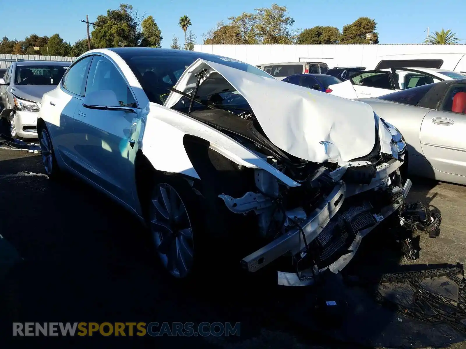 1 Photograph of a damaged car 5YJ3E1EA2LF709007 TESLA MODEL 3 2020