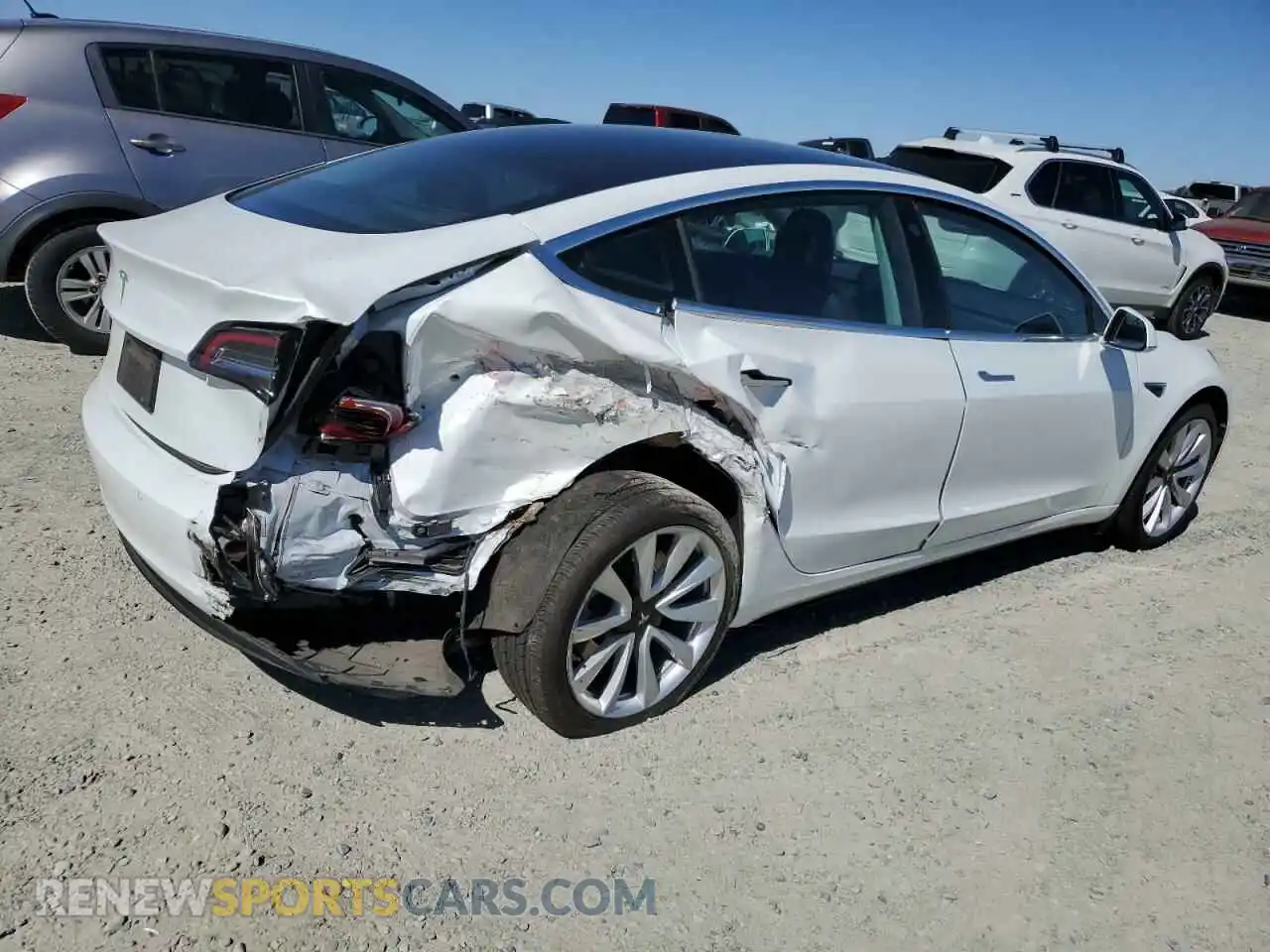 3 Photograph of a damaged car 5YJ3E1EA2LF709184 TESLA MODEL 3 2020