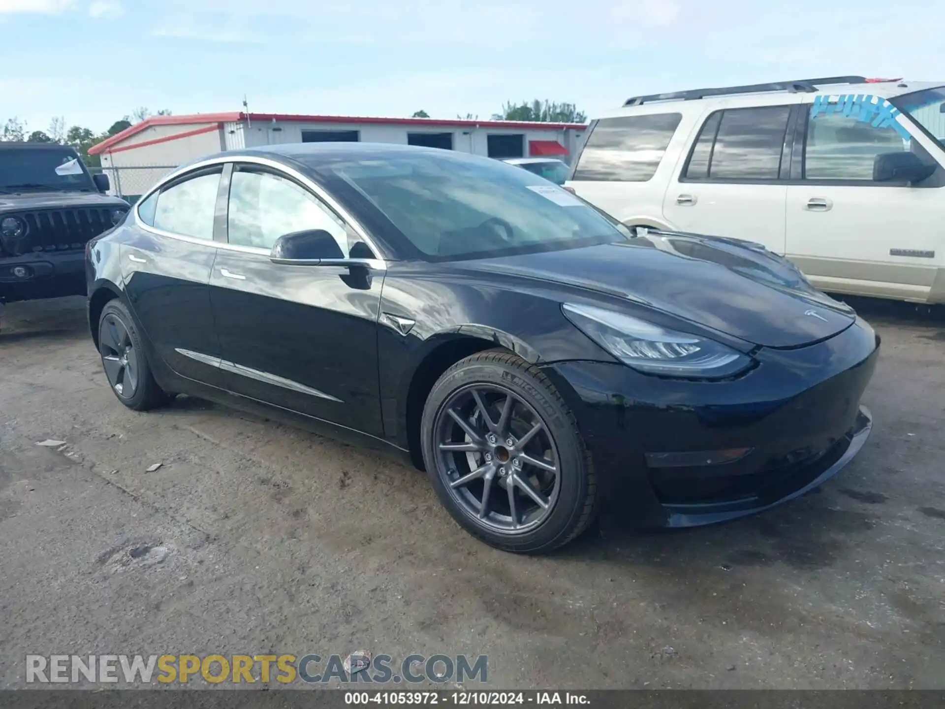 1 Photograph of a damaged car 5YJ3E1EA2LF738104 TESLA MODEL 3 2020