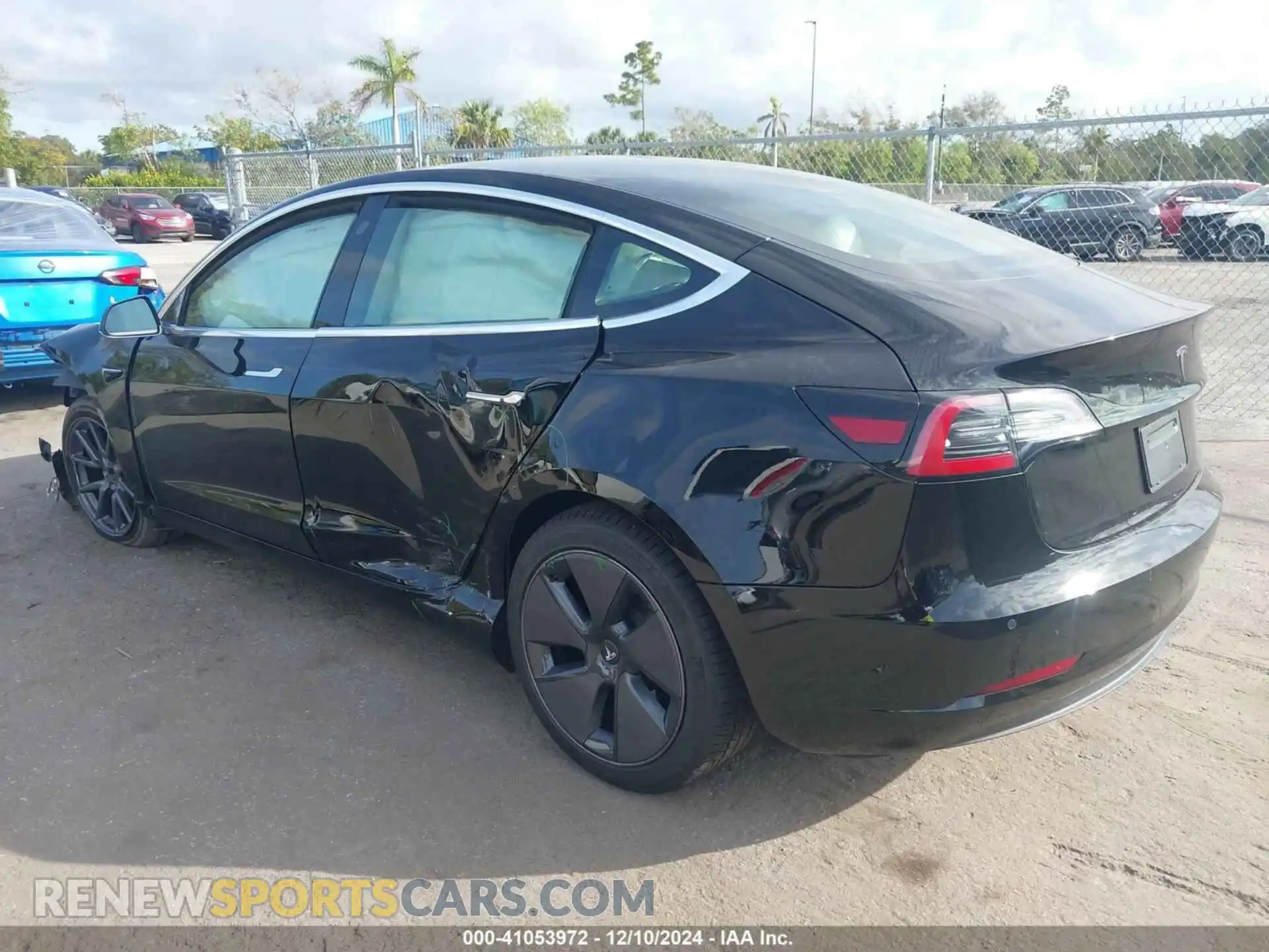 3 Photograph of a damaged car 5YJ3E1EA2LF738104 TESLA MODEL 3 2020