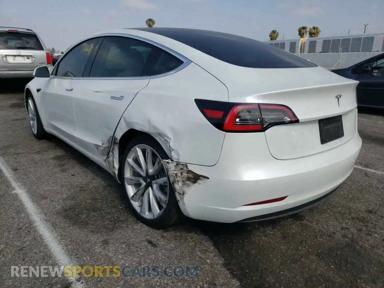 3 fotografías del automóvil dañado 5YJ3E1EA3LF744087 TESLA MODEL 3 2020
