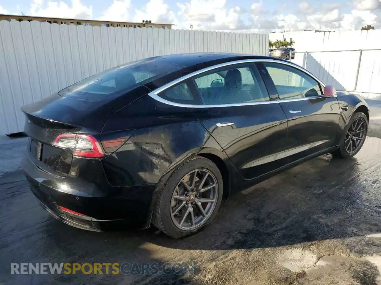 3 Photograph of a damaged car 5YJ3E1EA3LF784699 TESLA MODEL 3 2020