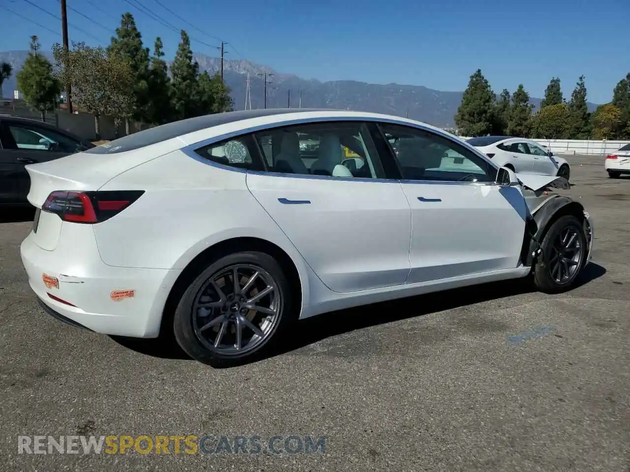 3 Photograph of a damaged car 5YJ3E1EA4LF615422 TESLA MODEL 3 2020