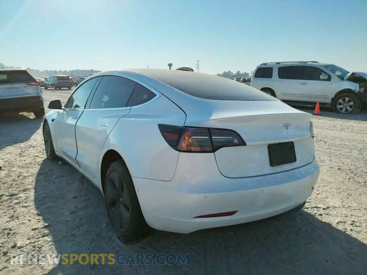 3 Photograph of a damaged car 5YJ3E1EA4LF633001 TESLA MODEL 3 2020