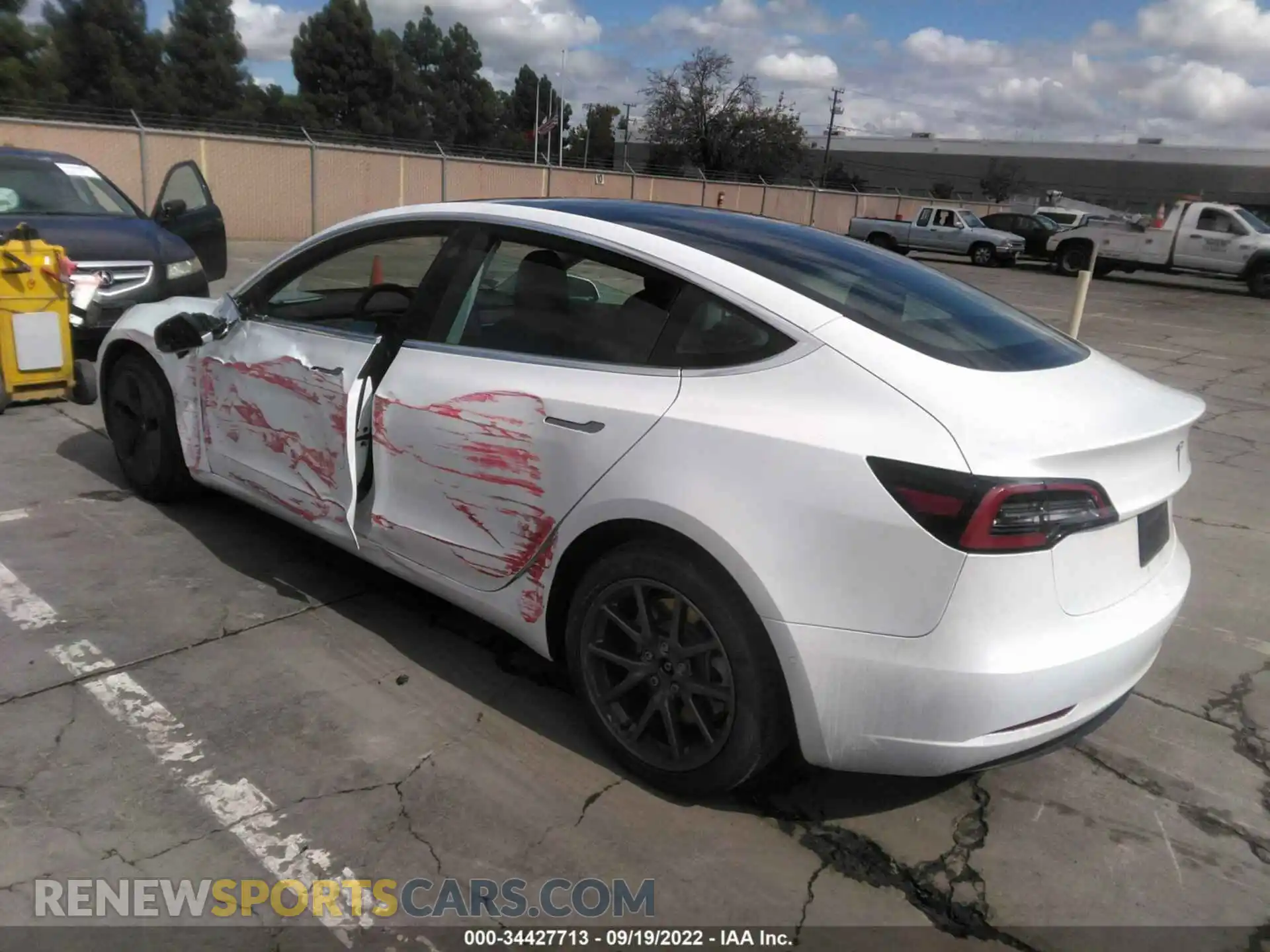 3 Фотография поврежденного автомобиля 5YJ3E1EA4LF805799 TESLA MODEL 3 2020