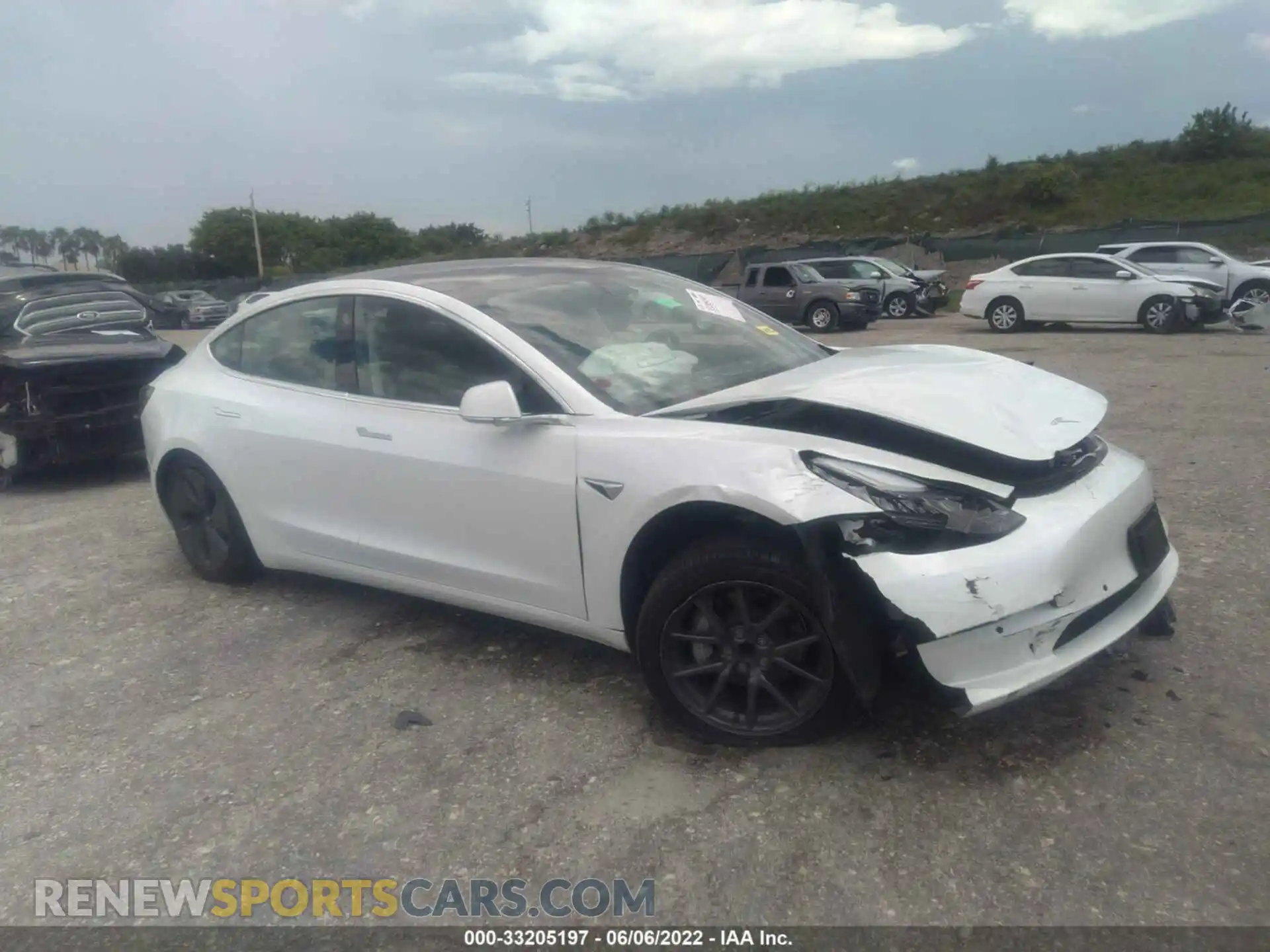 1 Photograph of a damaged car 5YJ3E1EA5LF590627 TESLA MODEL 3 2020