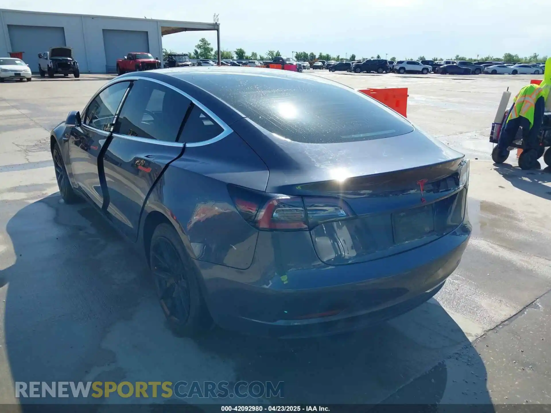 3 Photograph of a damaged car 5YJ3E1EA5LF644864 TESLA MODEL 3 2020