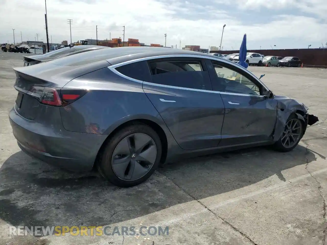 3 Photograph of a damaged car 5YJ3E1EA5LF704996 TESLA MODEL 3 2020
