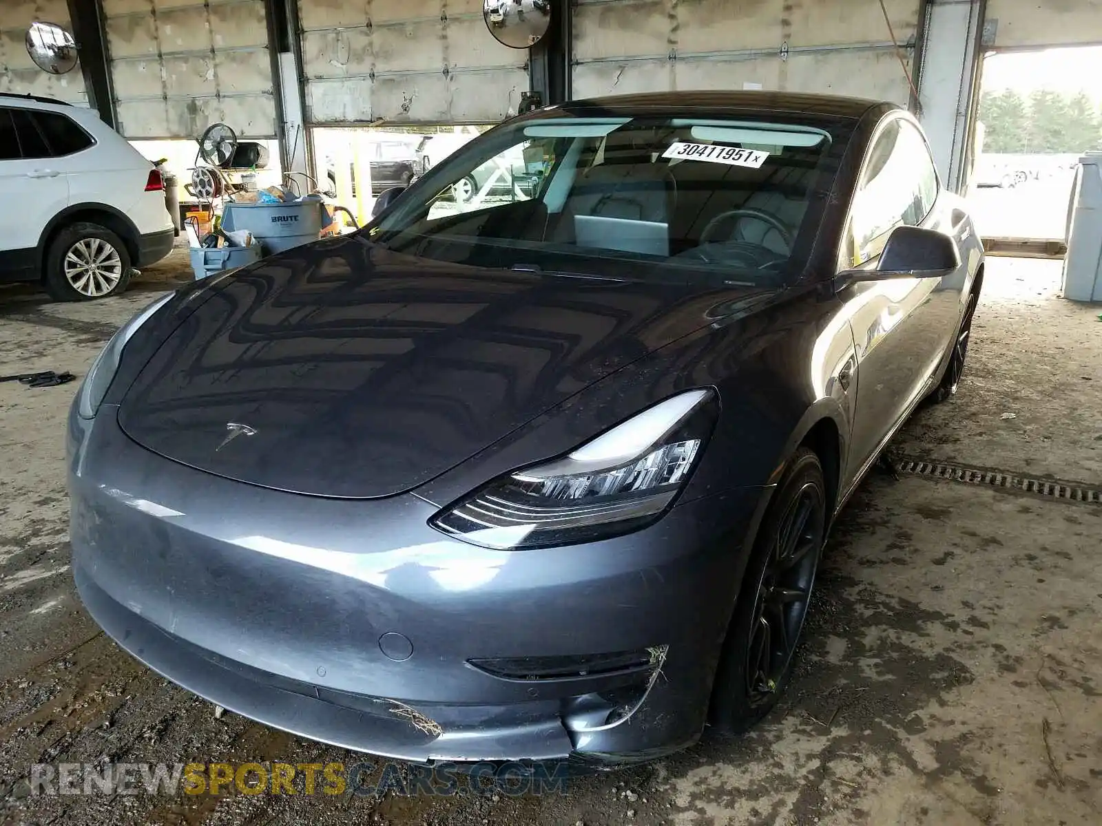 2 Photograph of a damaged car 5YJ3E1EA5LF705047 TESLA MODEL 3 2020