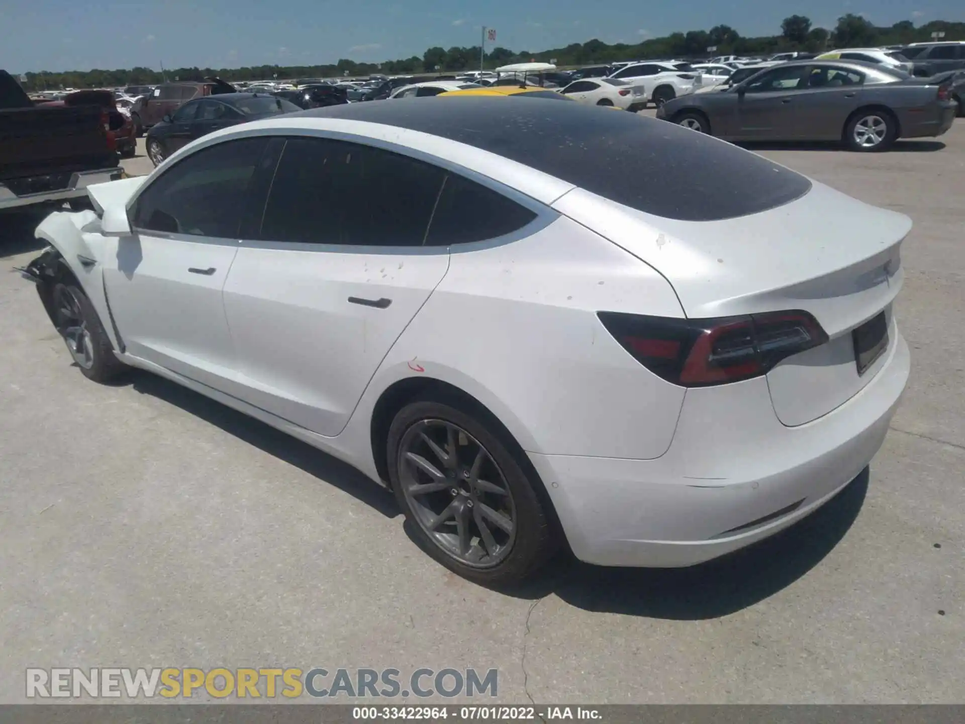 3 Photograph of a damaged car 5YJ3E1EA6LF718146 TESLA MODEL 3 2020