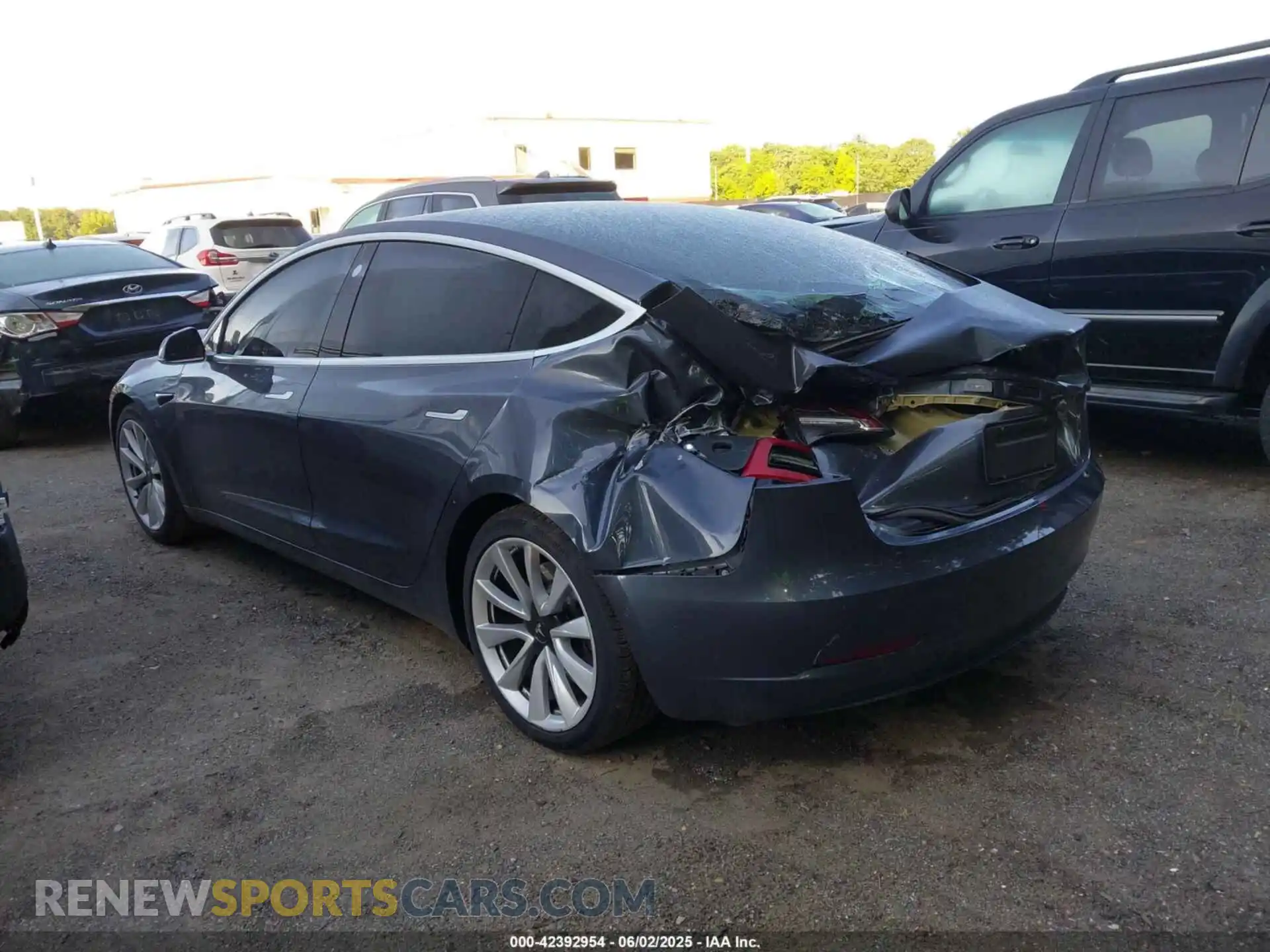 3 Photograph of a damaged car 5YJ3E1EA6LF740728 TESLA MODEL 3 2020