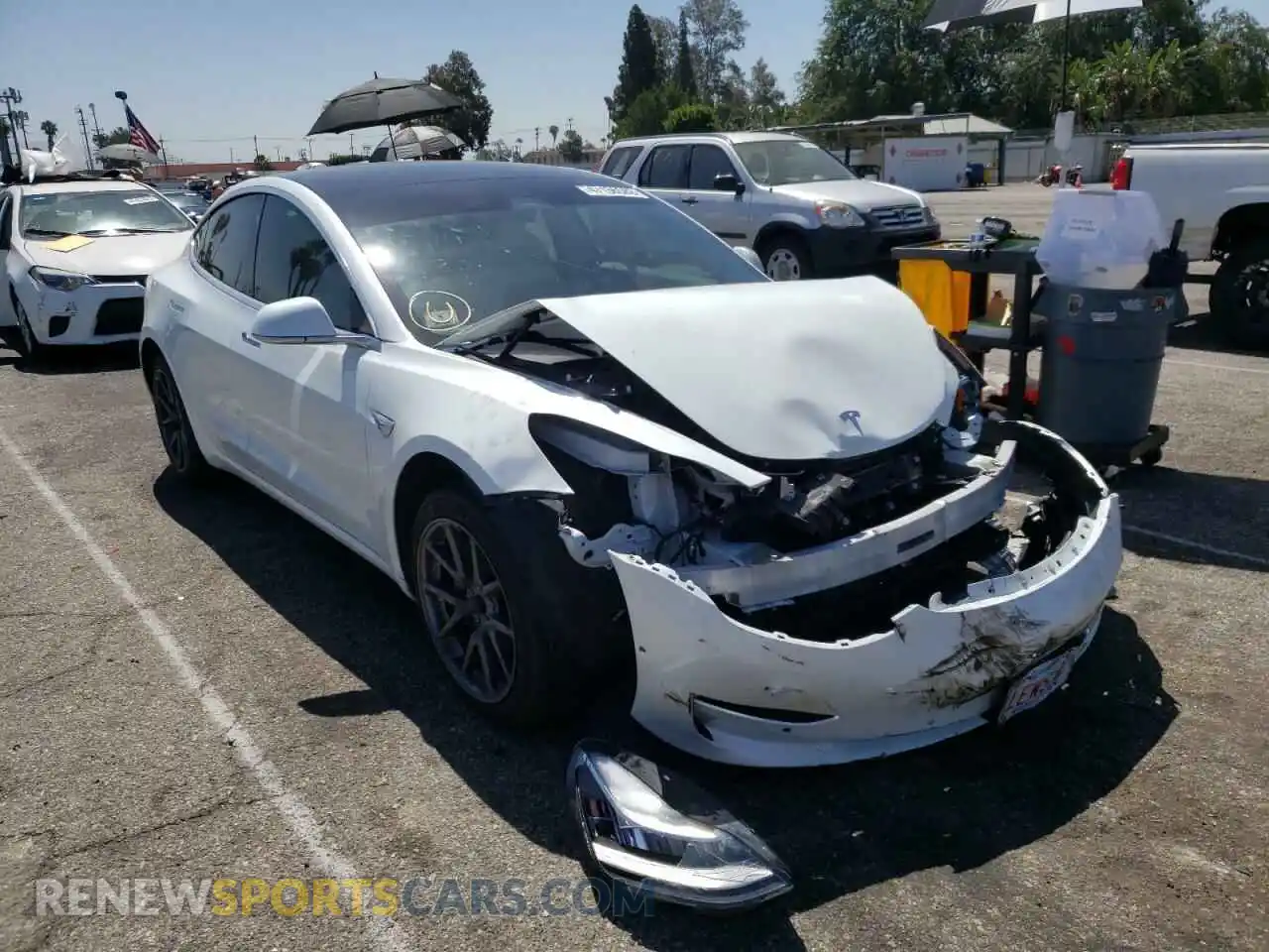 1 Photograph of a damaged car 5YJ3E1EA7LF710072 TESLA MODEL 3 2020