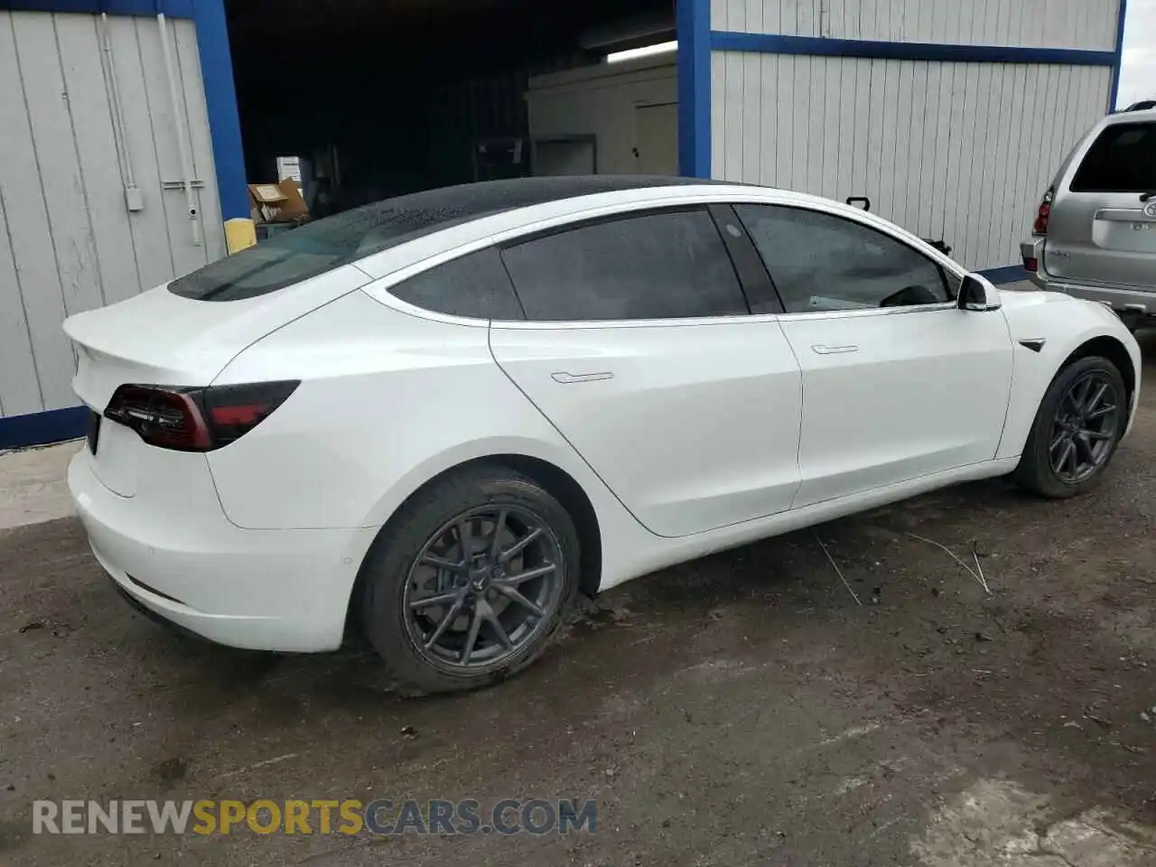 3 Photograph of a damaged car 5YJ3E1EA8LF591111 TESLA MODEL 3 2020