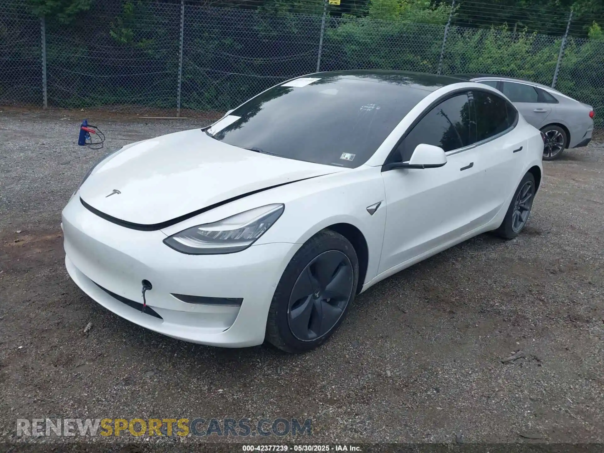 2 Photograph of a damaged car 5YJ3E1EA8LF645278 TESLA MODEL 3 2020