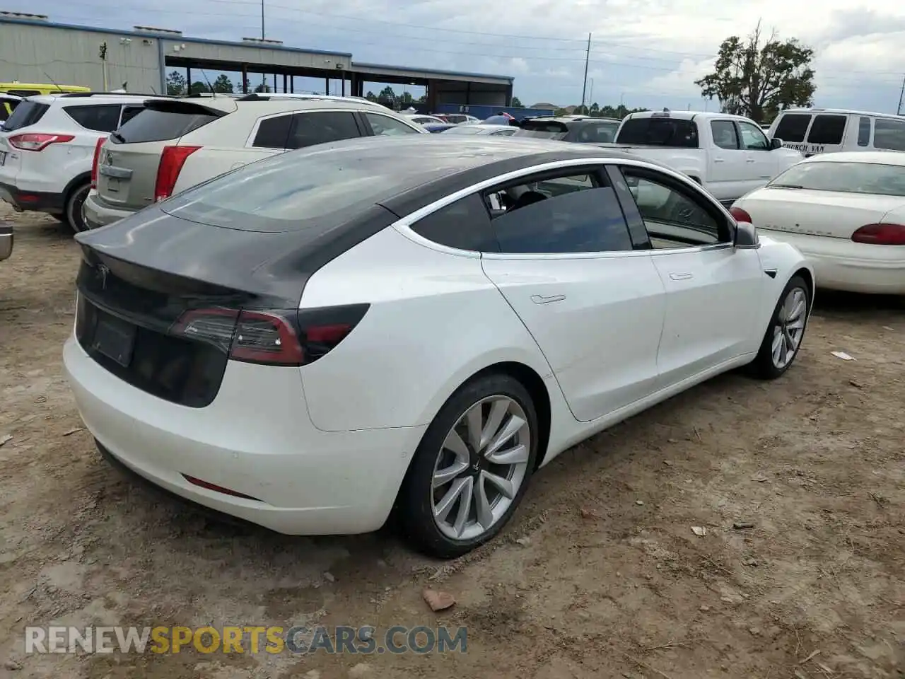 3 Photograph of a damaged car 5YJ3E1EA8LF645829 TESLA MODEL 3 2020
