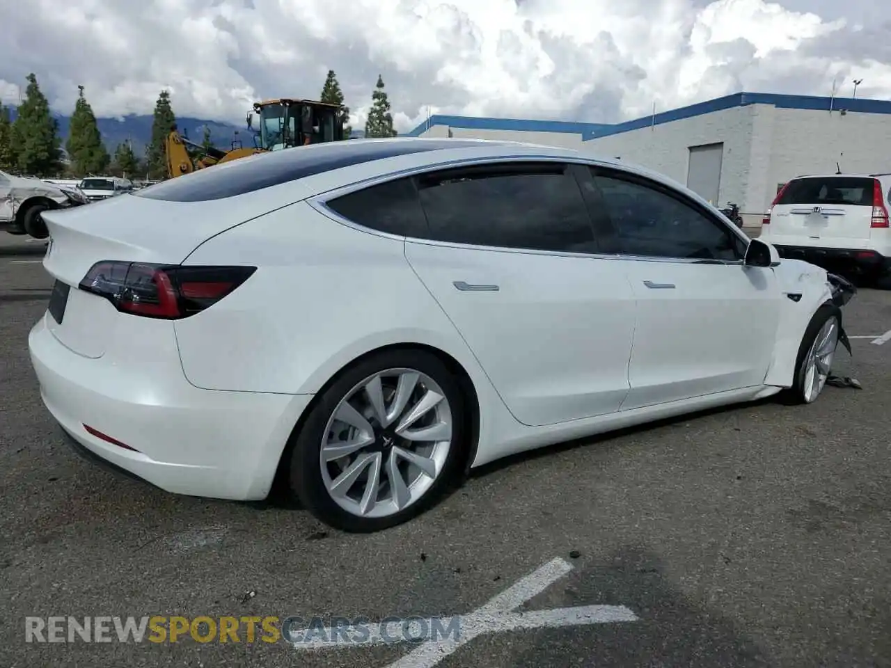 3 Photograph of a damaged car 5YJ3E1EA8LF717757 TESLA MODEL 3 2020