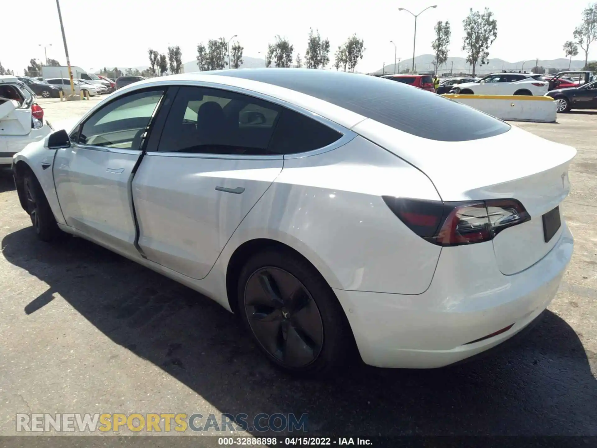 3 Photograph of a damaged car 5YJ3E1EA8LF798534 TESLA MODEL 3 2020