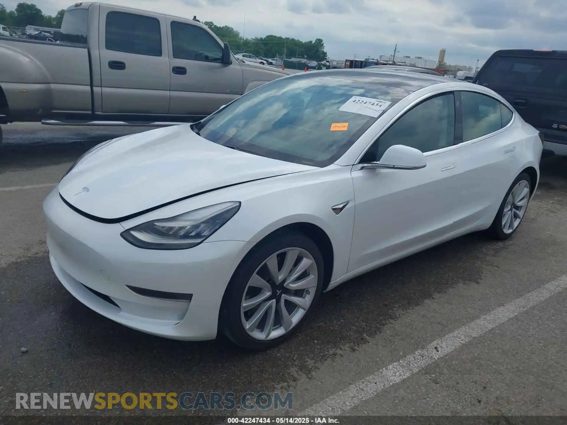 2 Photograph of a damaged car 5YJ3E1EA9LF598682 TESLA MODEL 3 2020