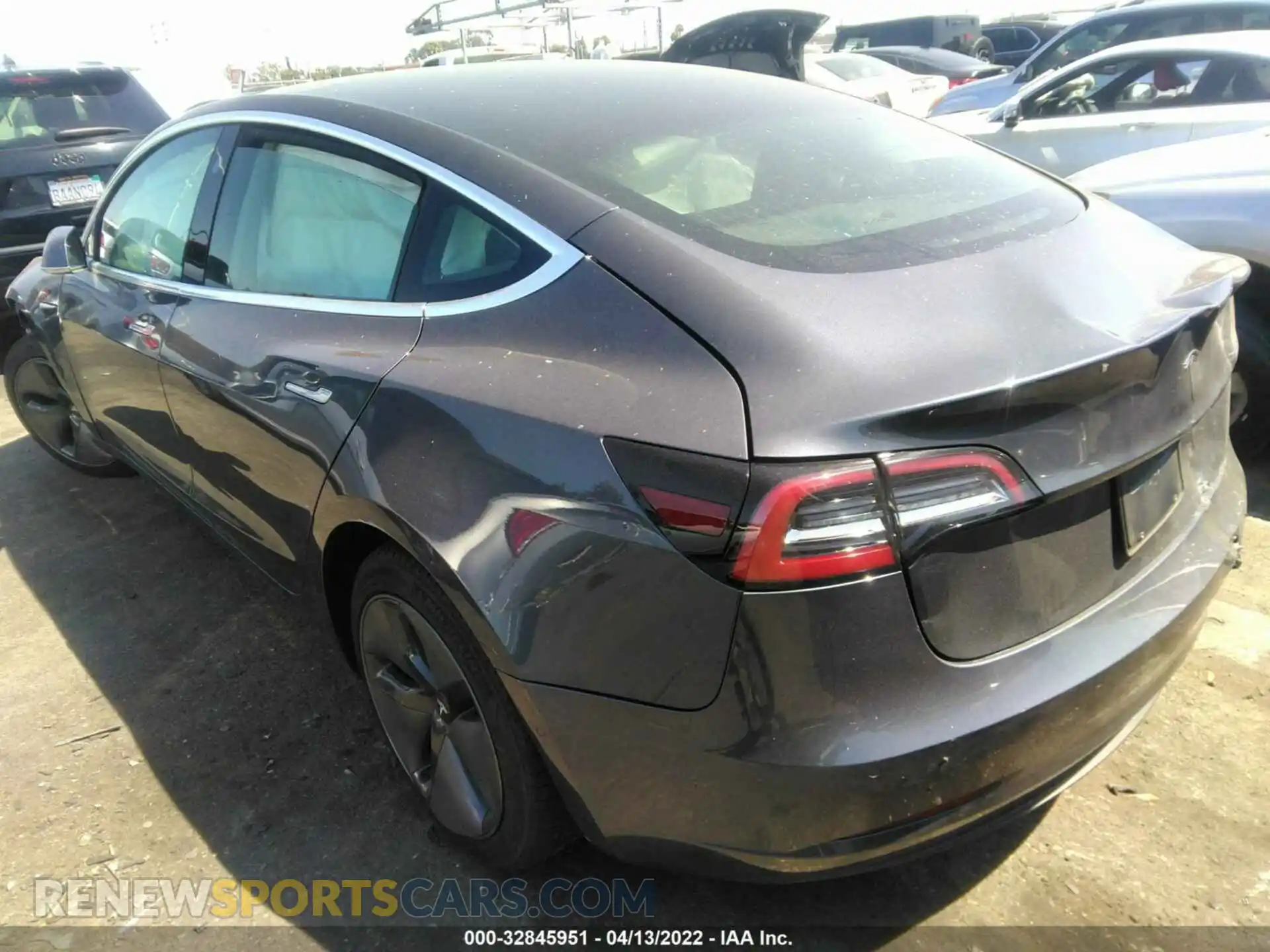 3 Photograph of a damaged car 5YJ3E1EA9LF613097 TESLA MODEL 3 2020
