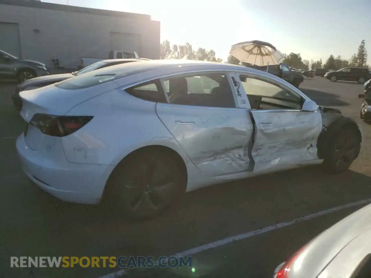 3 Photograph of a damaged car 5YJ3E1EA9LF633236 TESLA MODEL 3 2020