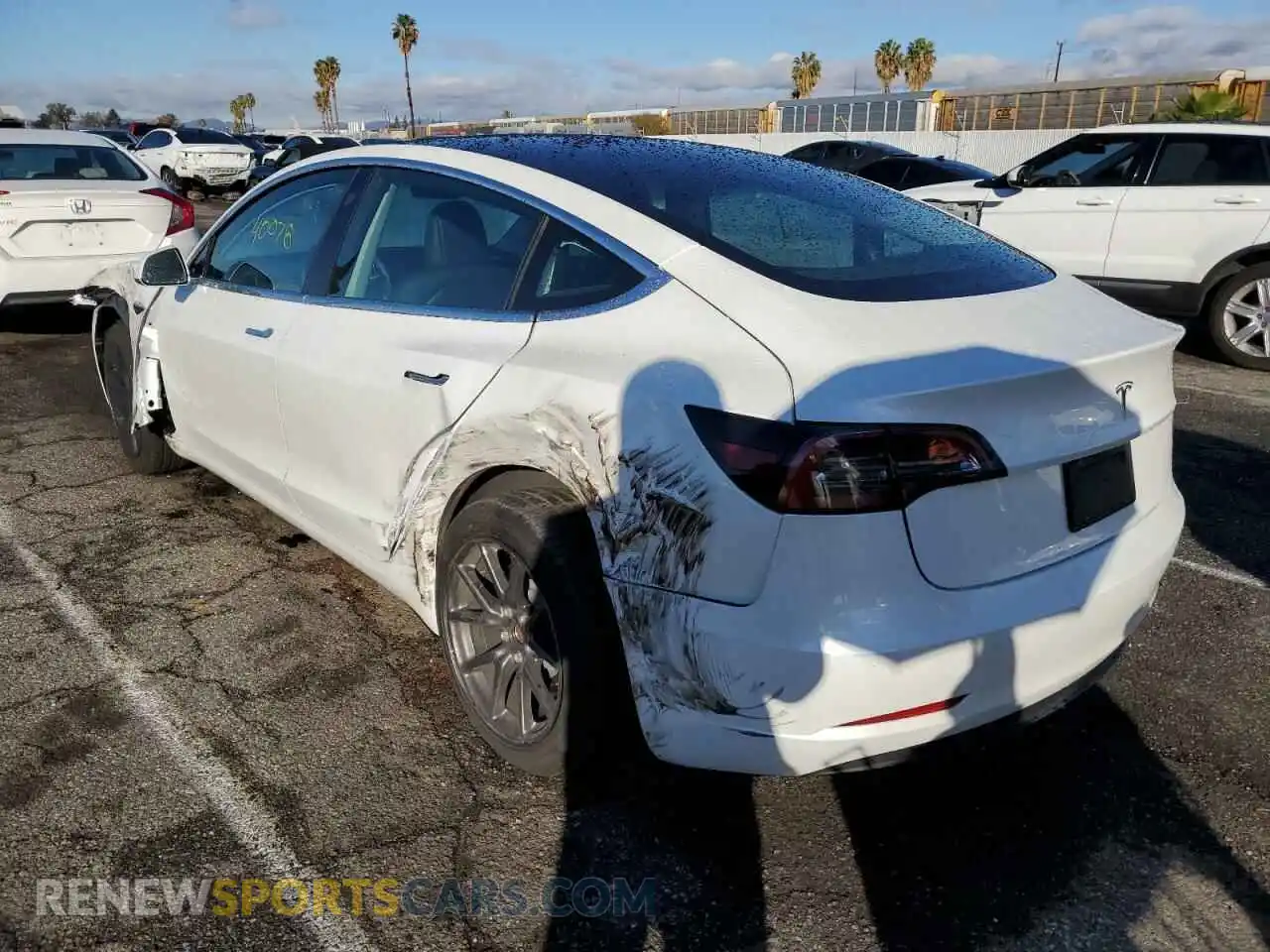 3 Photograph of a damaged car 5YJ3E1EA9LF633298 TESLA MODEL 3 2020