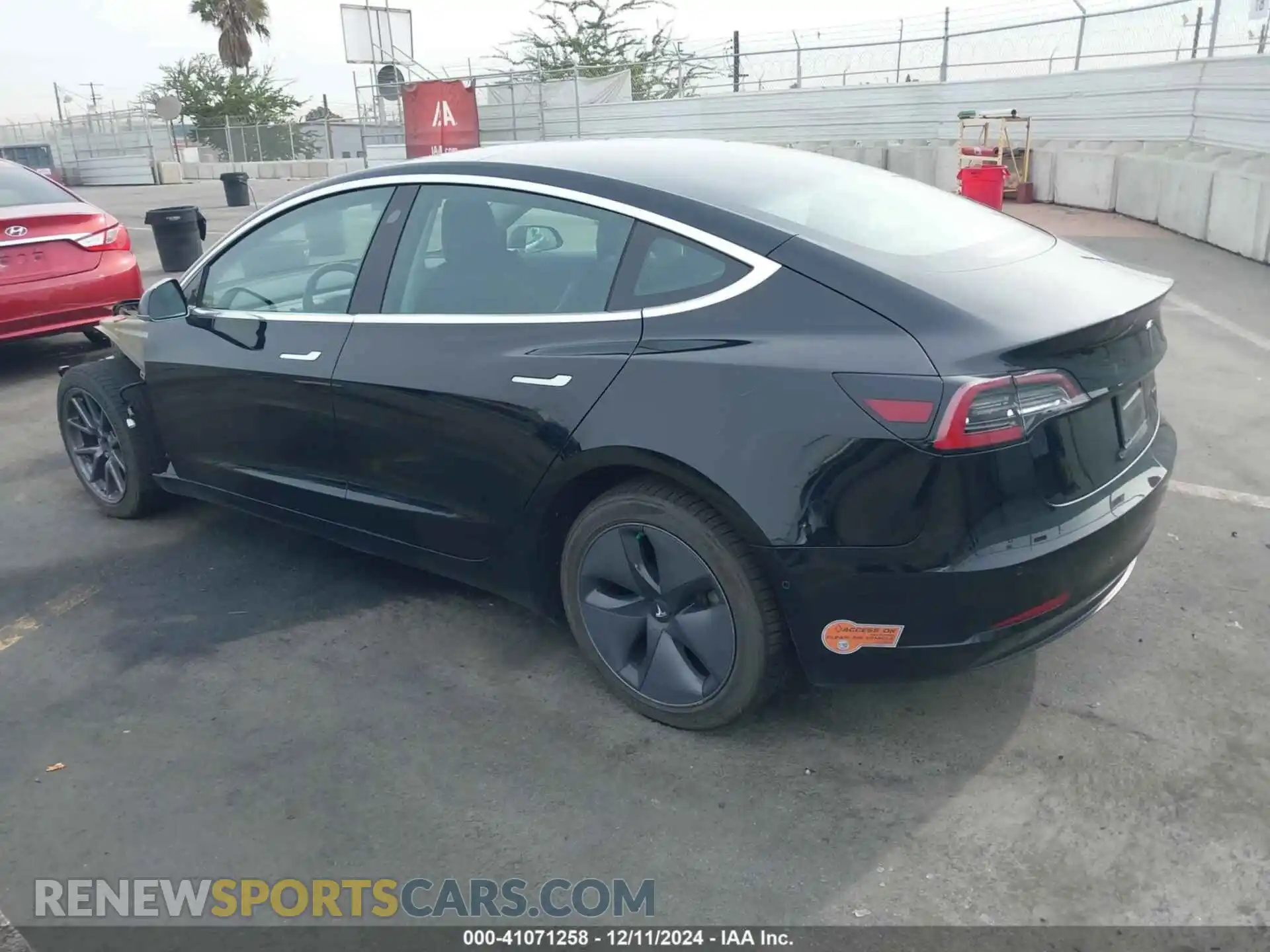 3 Photograph of a damaged car 5YJ3E1EB0LF600098 TESLA MODEL 3 2020