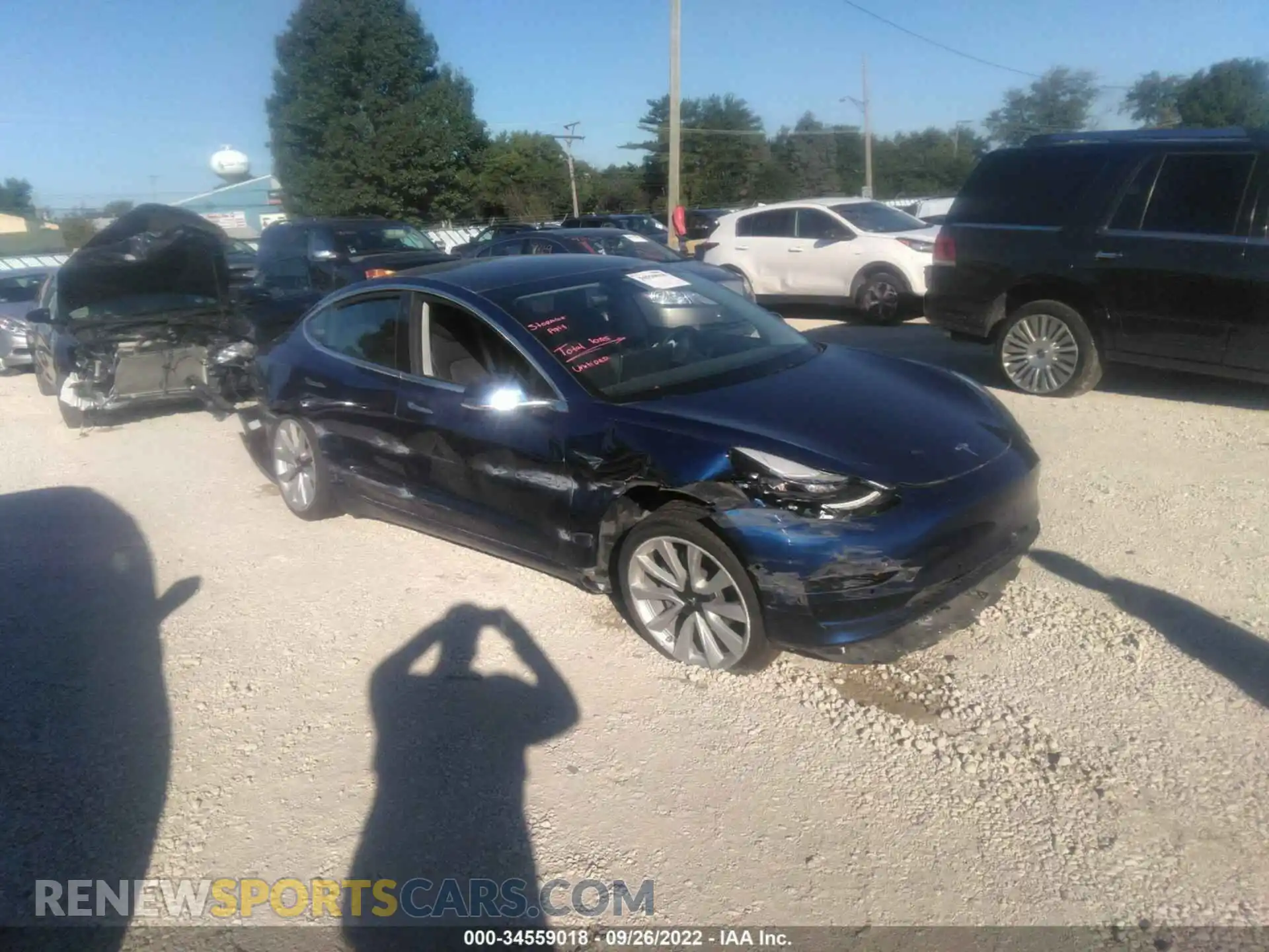 1 Photograph of a damaged car 5YJ3E1EB0LF620528 TESLA MODEL 3 2020