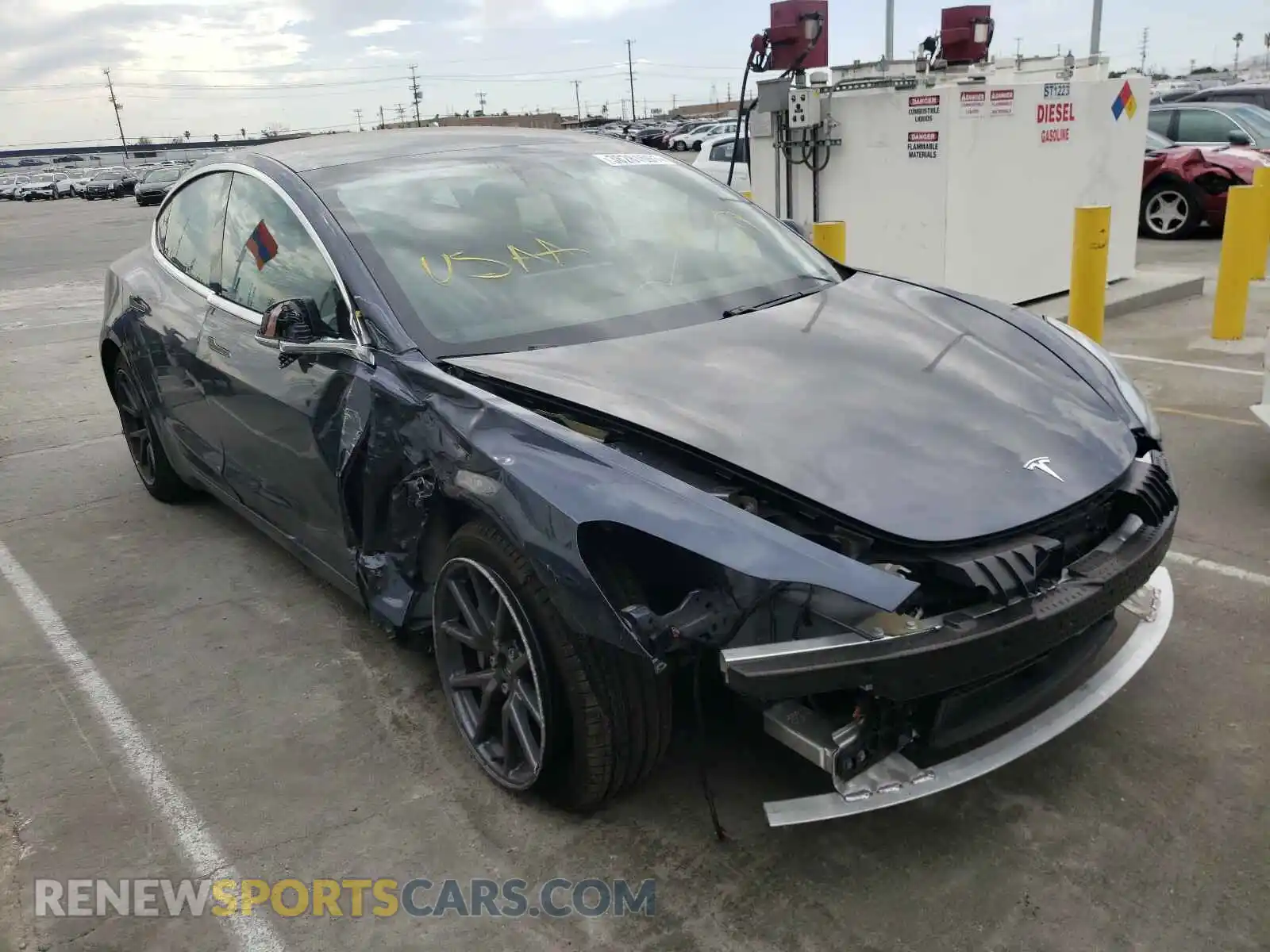 1 Photograph of a damaged car 5YJ3E1EB0LF664108 TESLA MODEL 3 2020