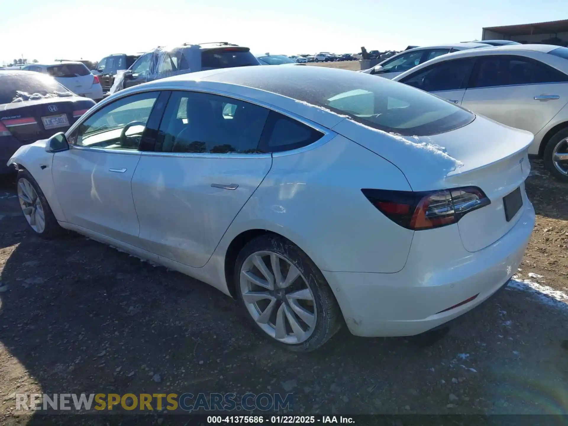 3 Photograph of a damaged car 5YJ3E1EB1LF621185 TESLA MODEL 3 2020