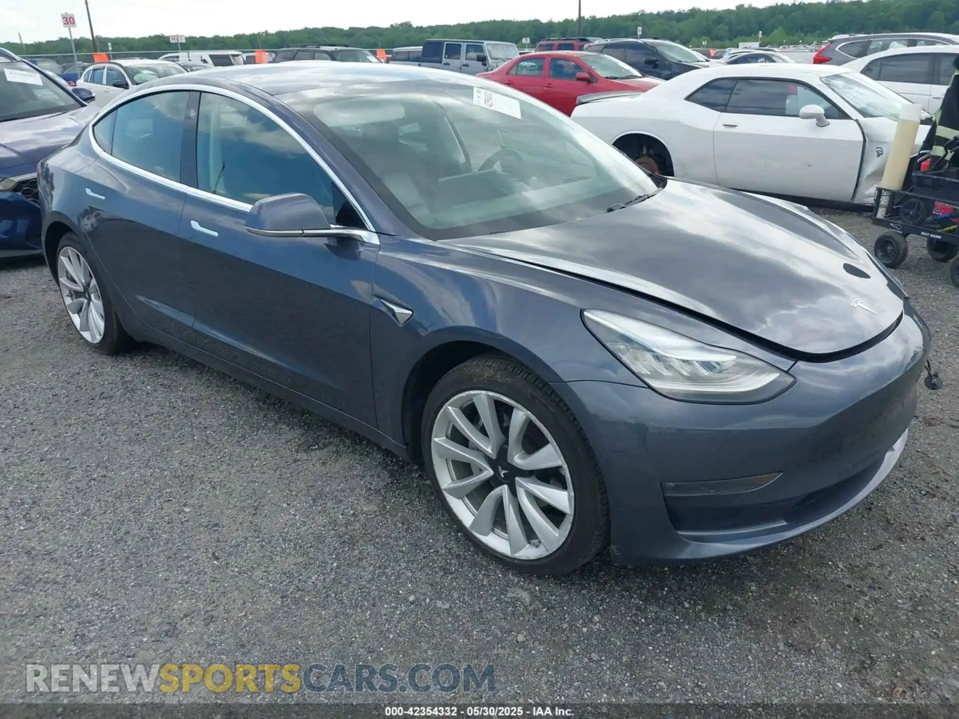 1 Photograph of a damaged car 5YJ3E1EB2LF588925 TESLA MODEL 3 2020