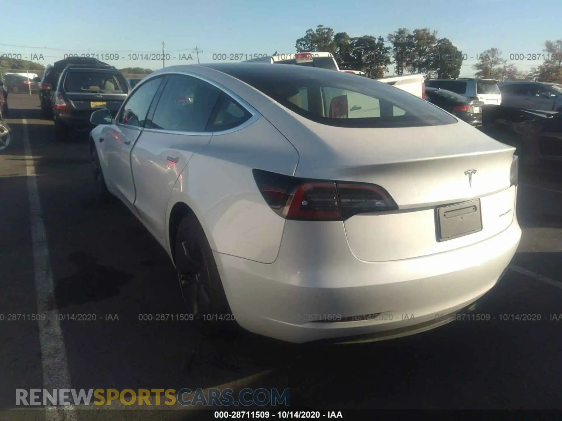 3 Photograph of a damaged car 5YJ3E1EB2LF617985 TESLA MODEL 3 2020