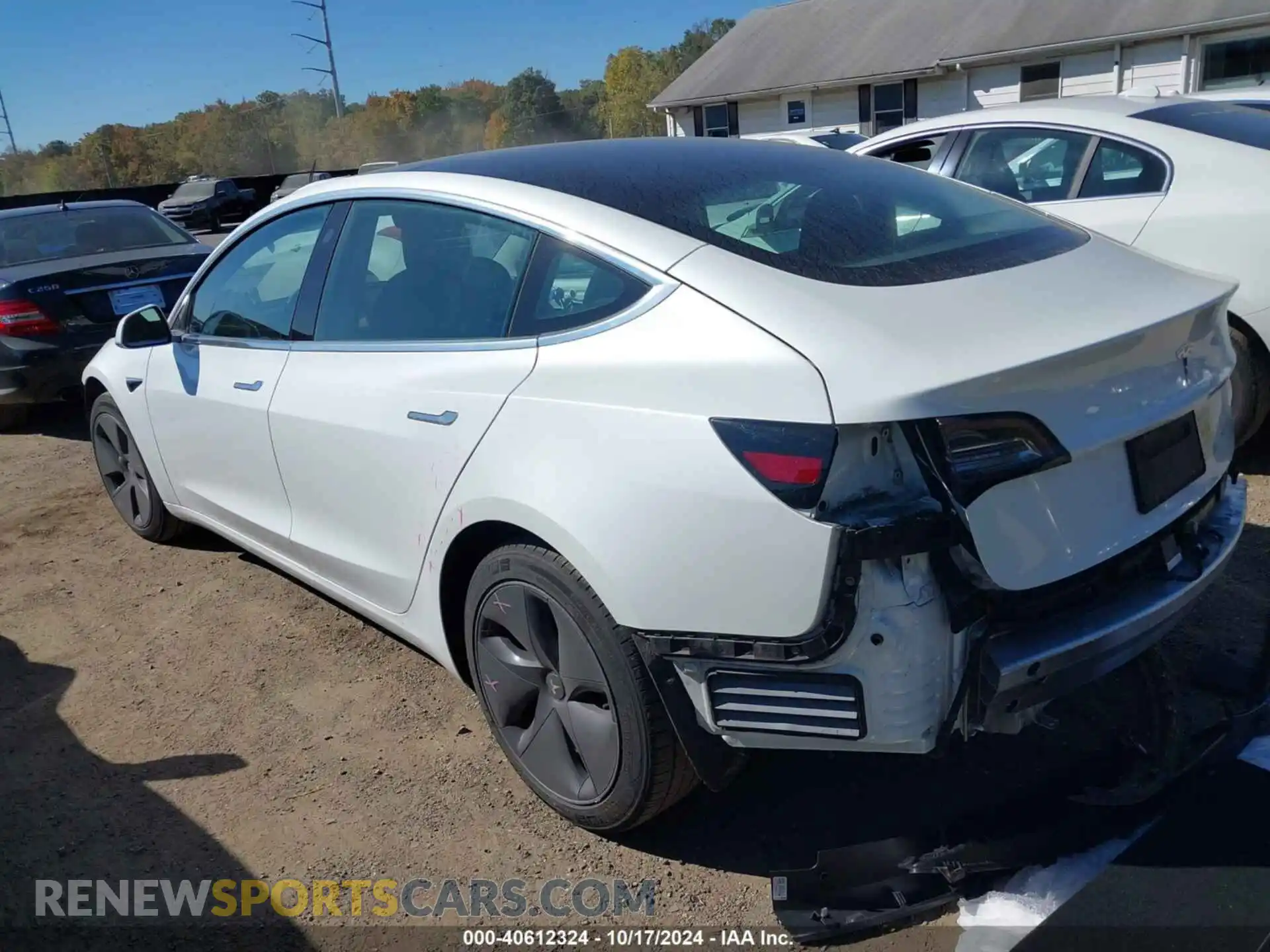 3 Photograph of a damaged car 5YJ3E1EB2LF618201 TESLA MODEL 3 2020