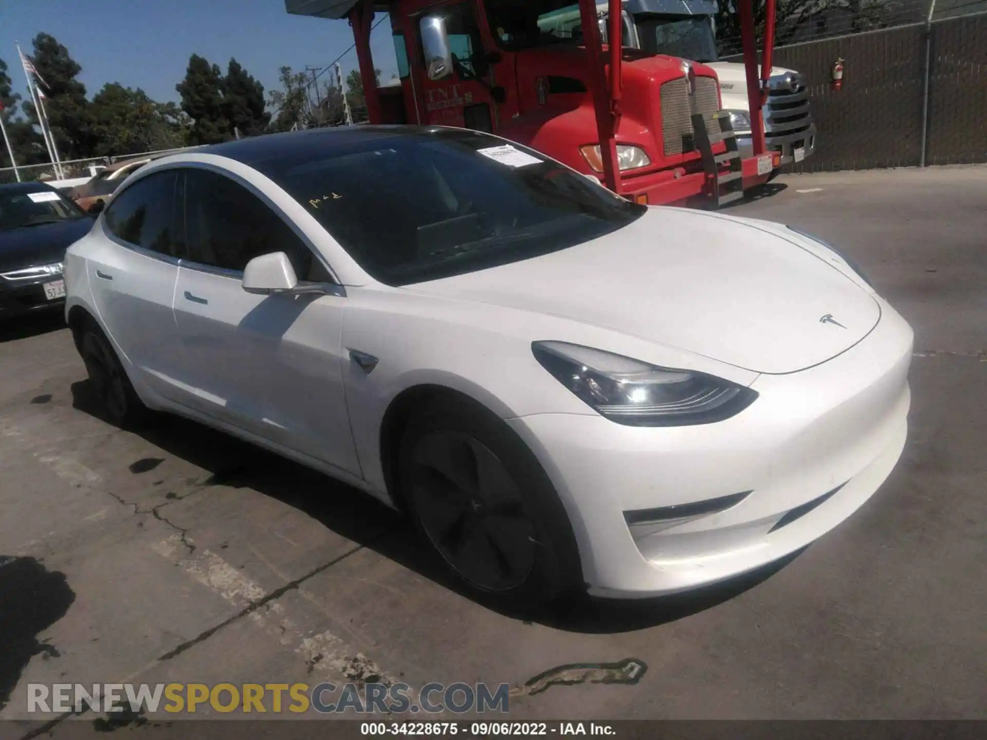 1 Photograph of a damaged car 5YJ3E1EB2LF619624 TESLA MODEL 3 2020